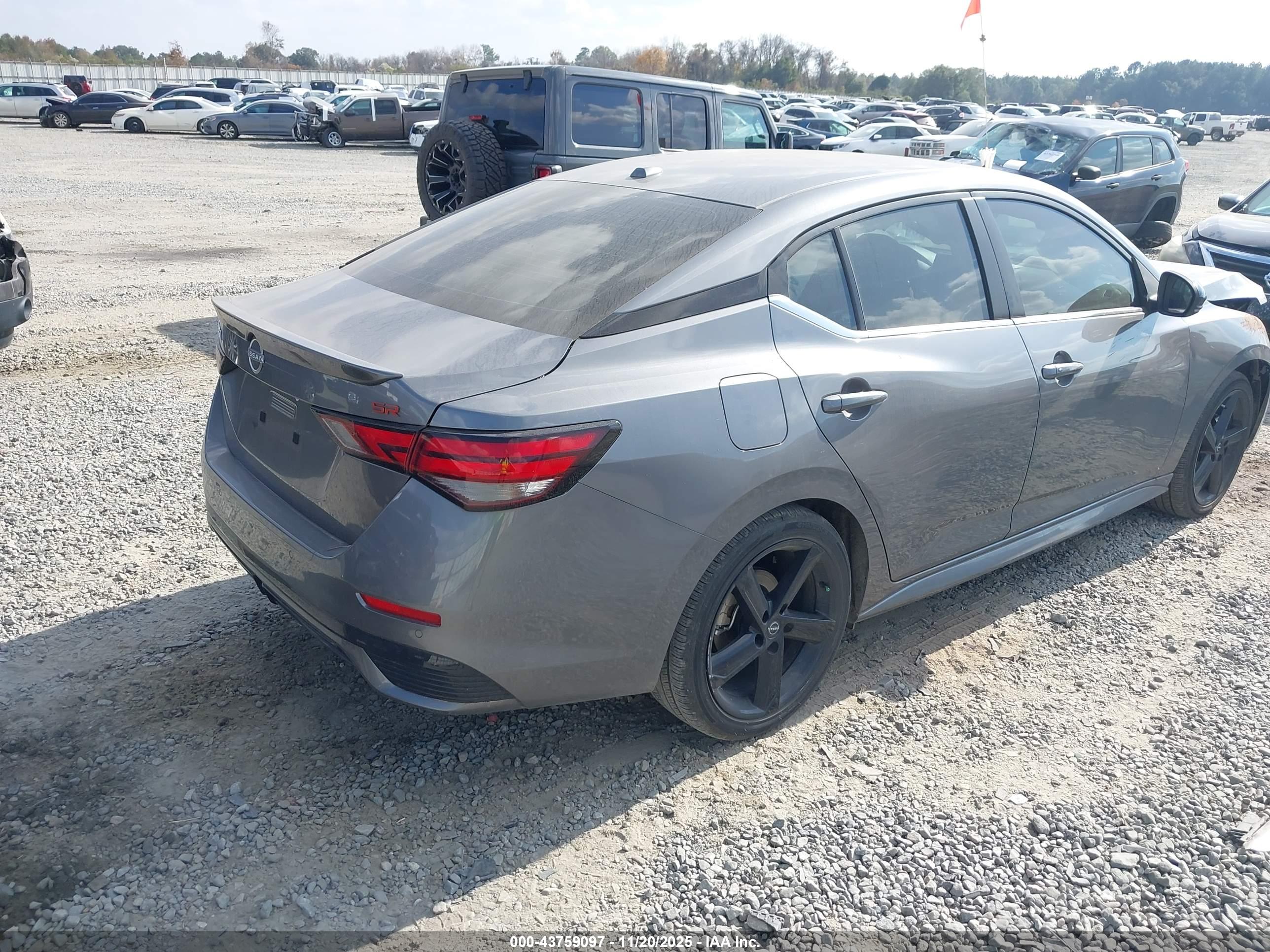 NISSAN SENTRA image 4