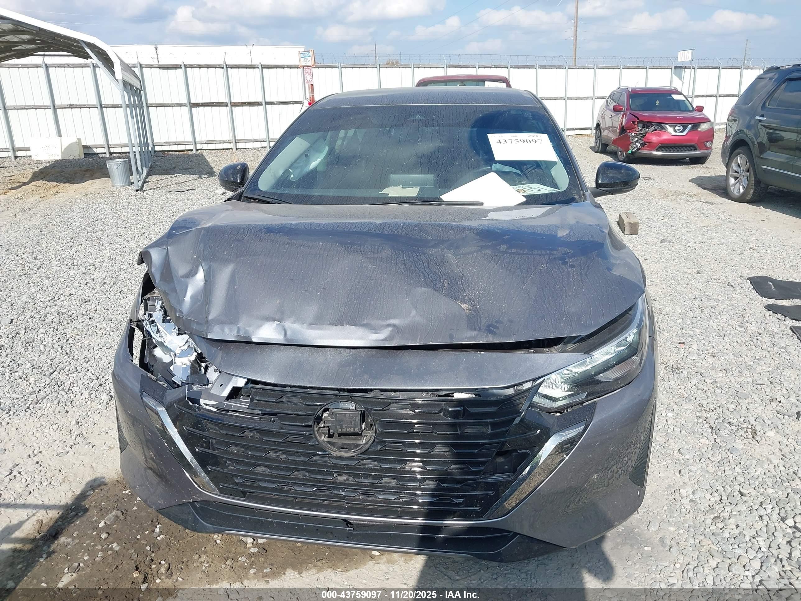 NISSAN SENTRA image 6