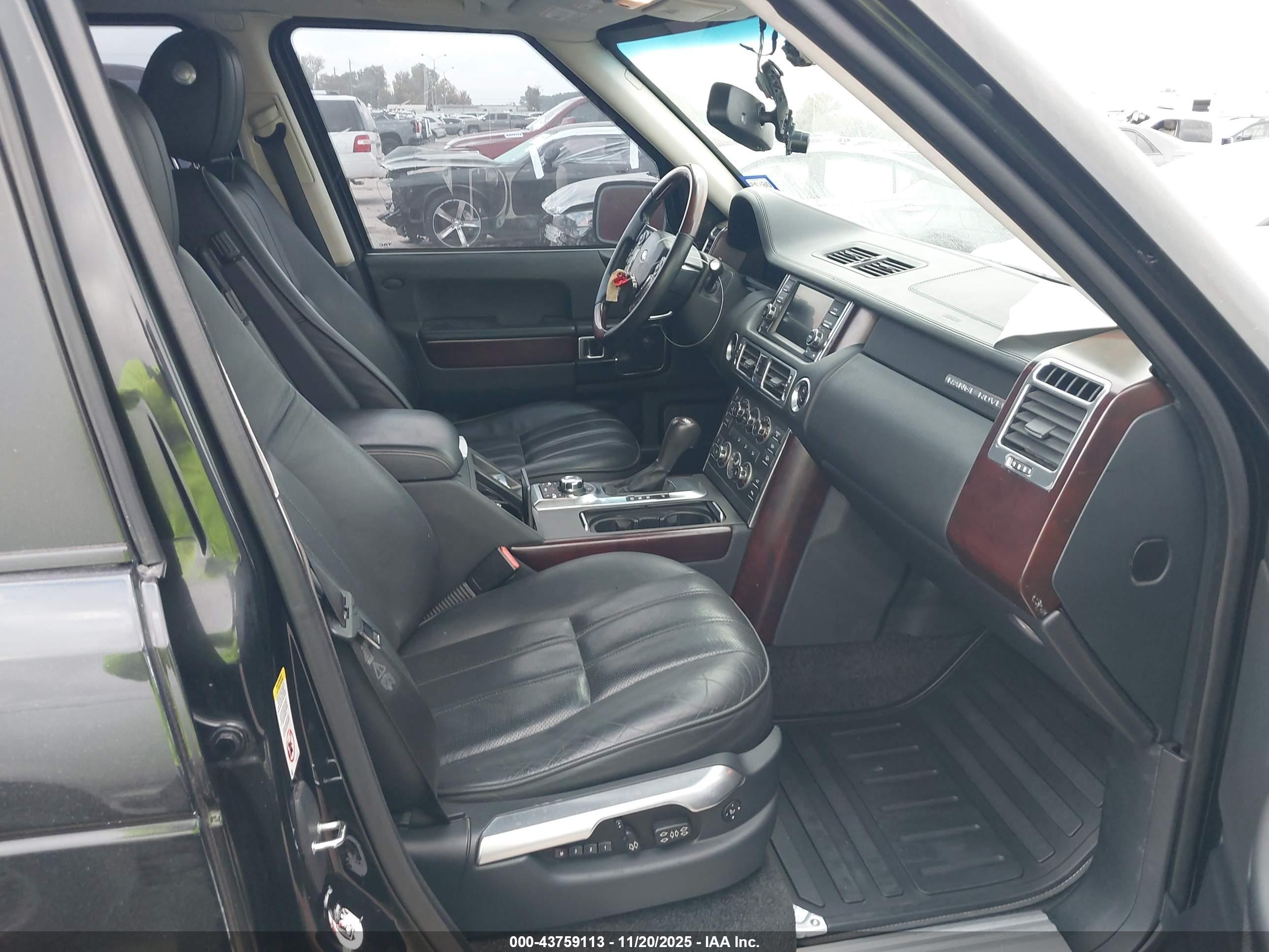 LAND ROVER image 5