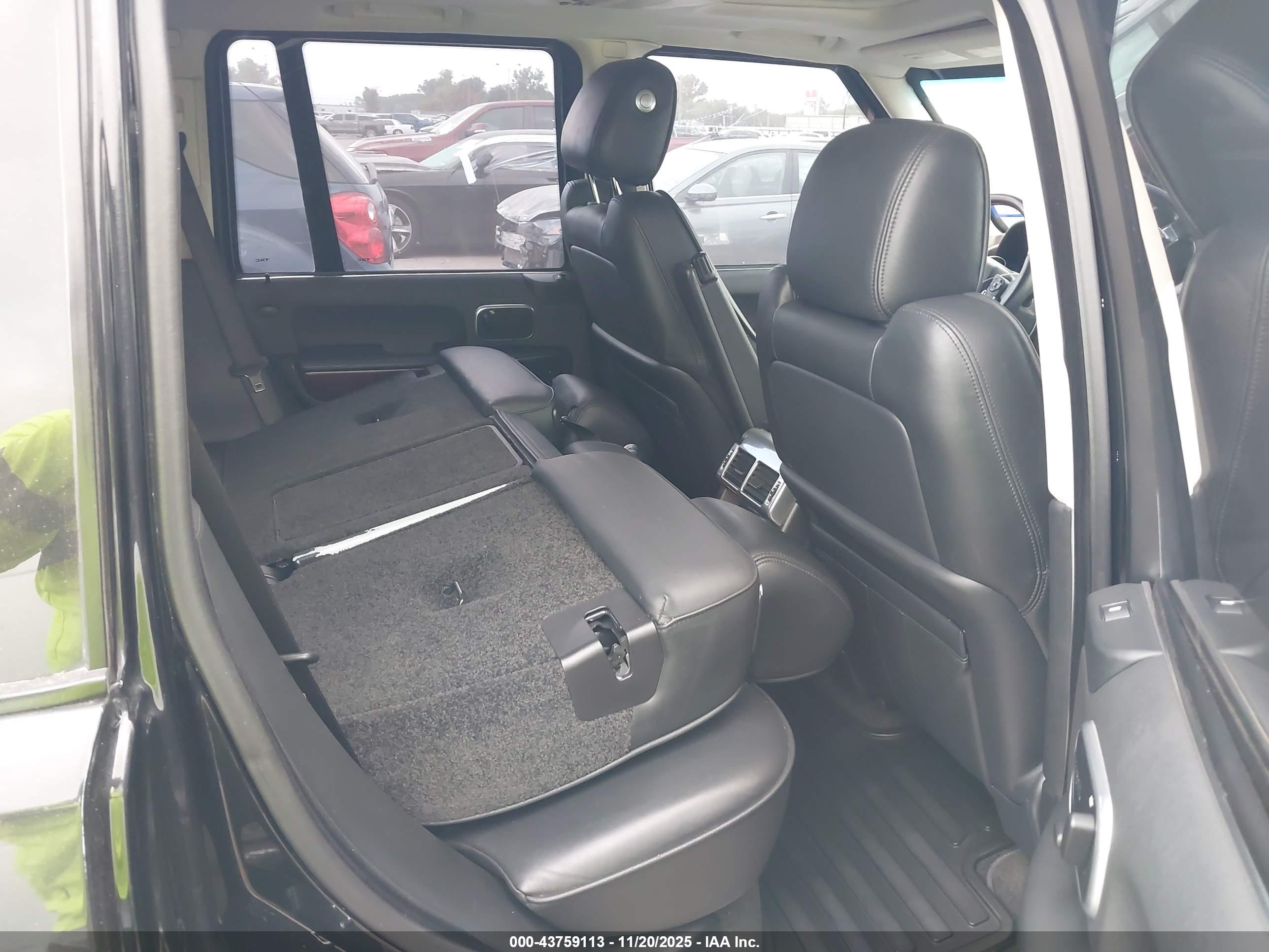 LAND ROVER image 8