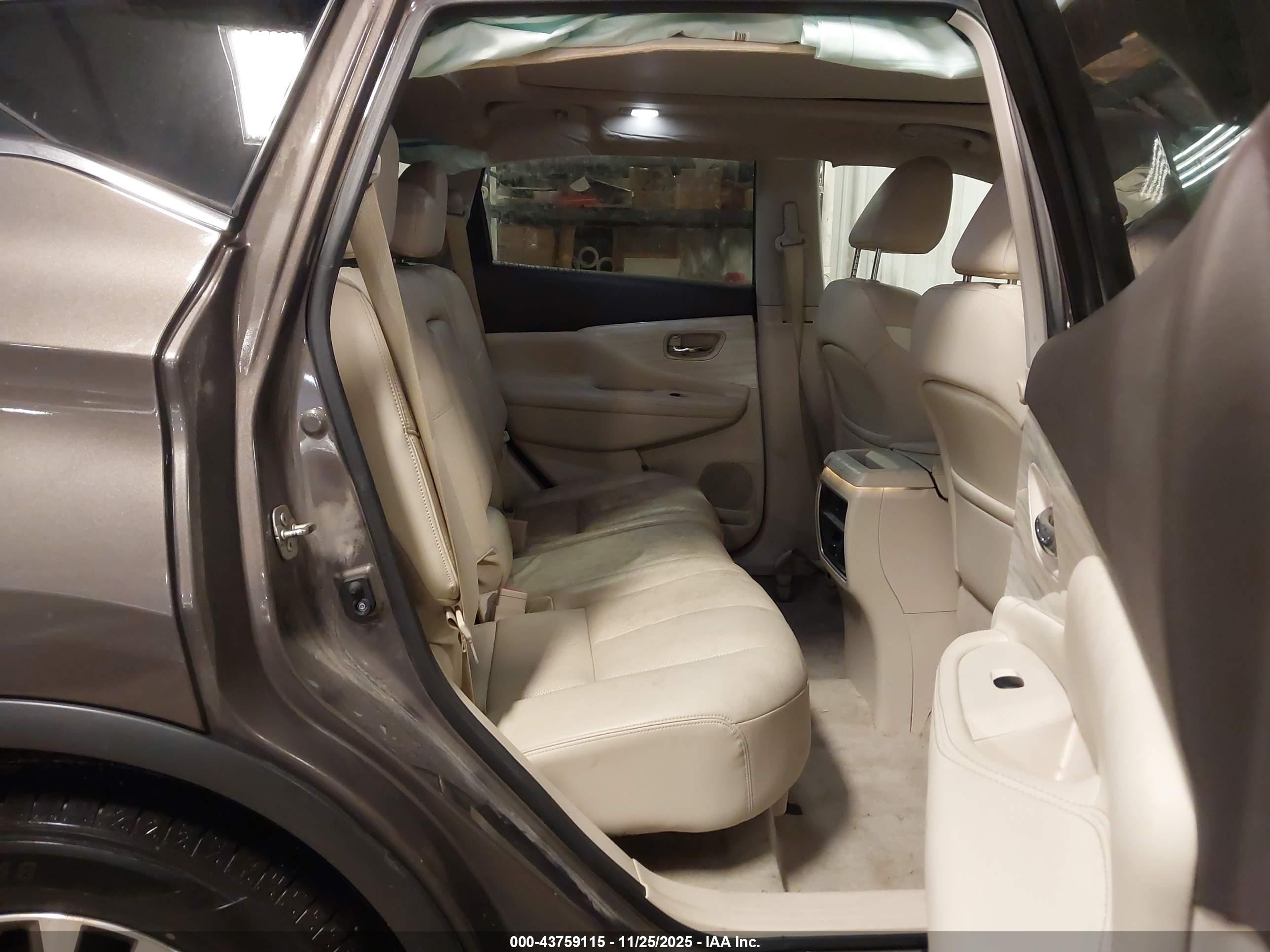 NISSAN MURANO image 8