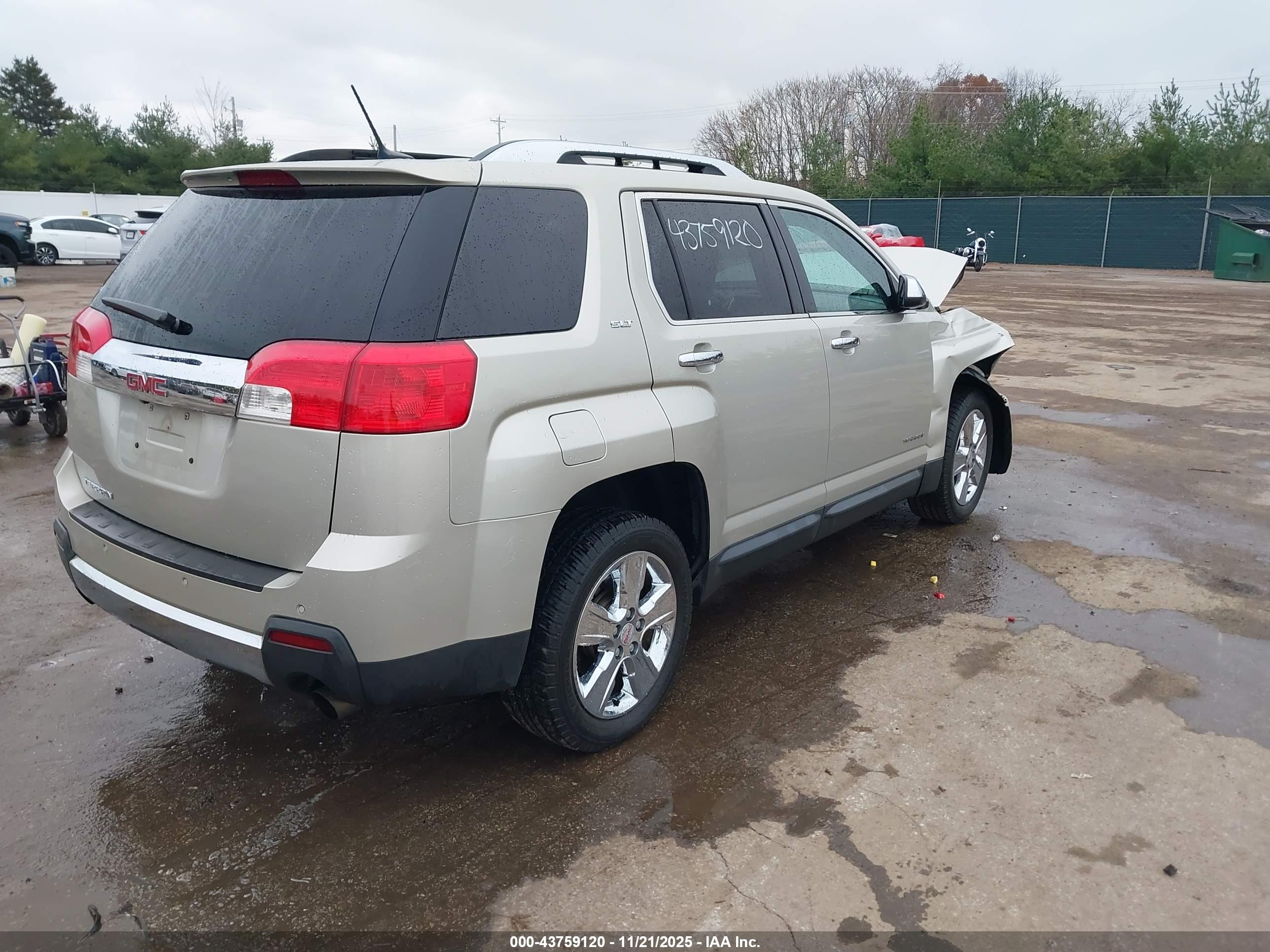 GMC TERRAIN image 4