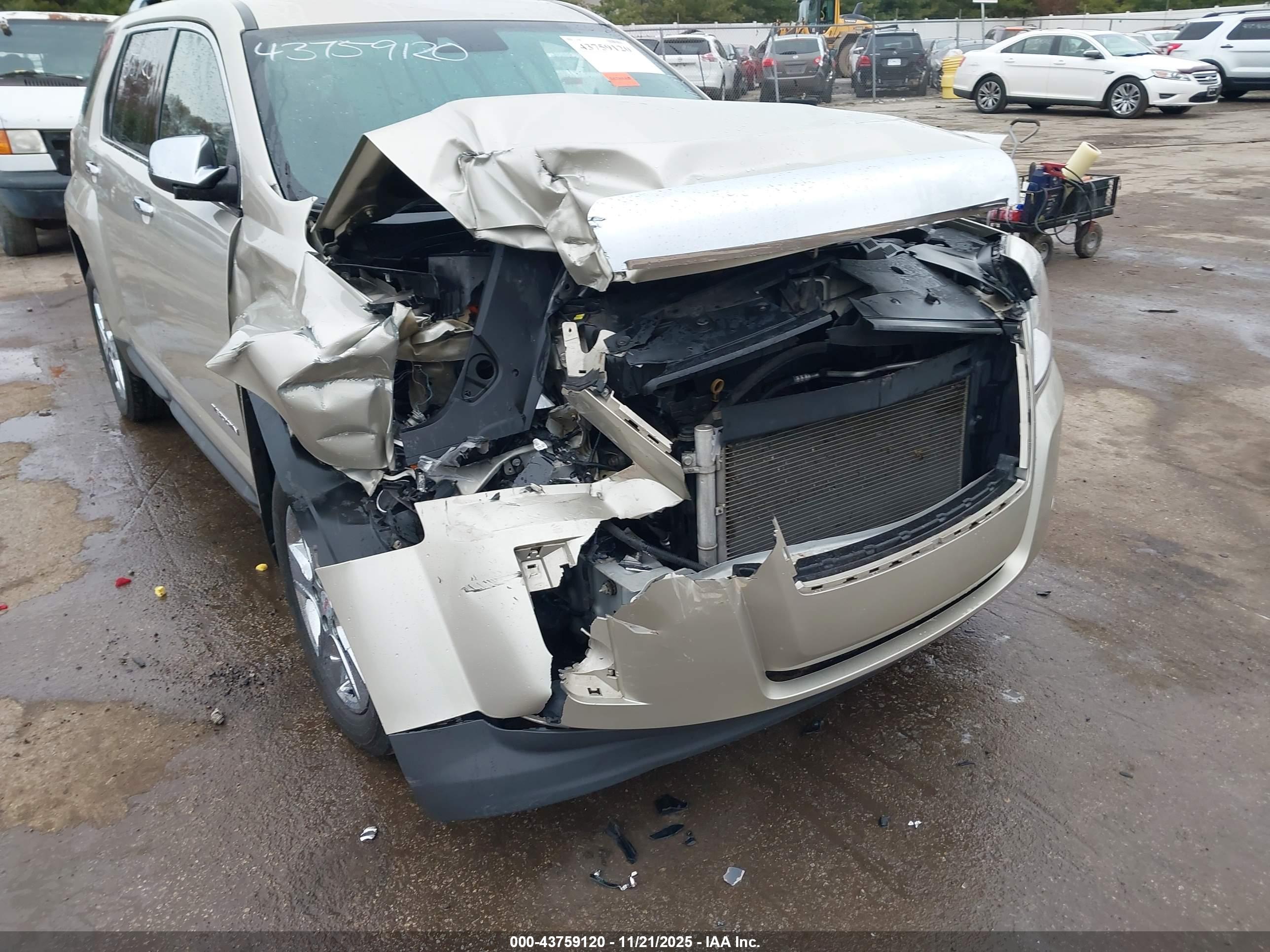 GMC TERRAIN image 6