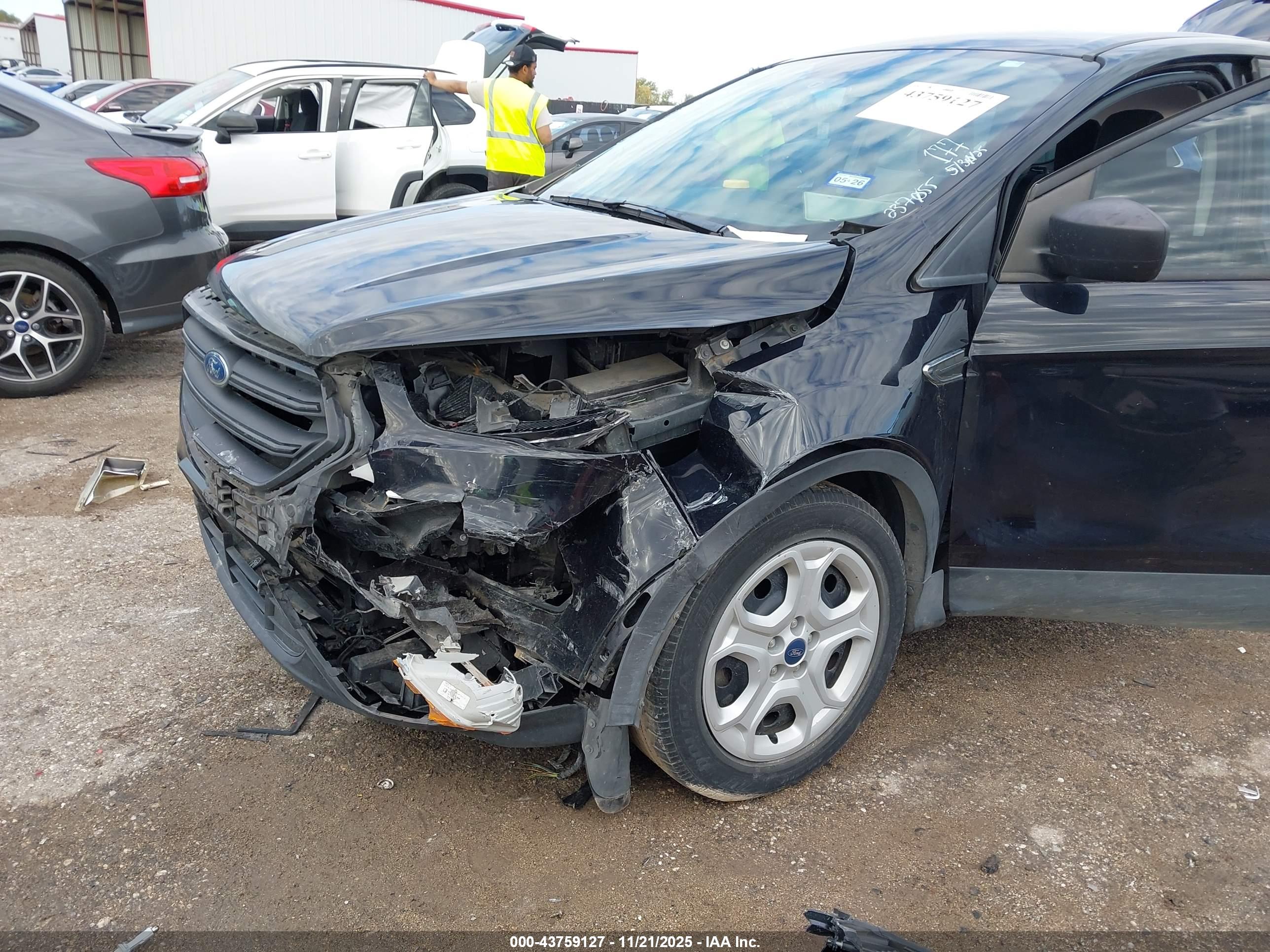 FORD ESCAPE image 6