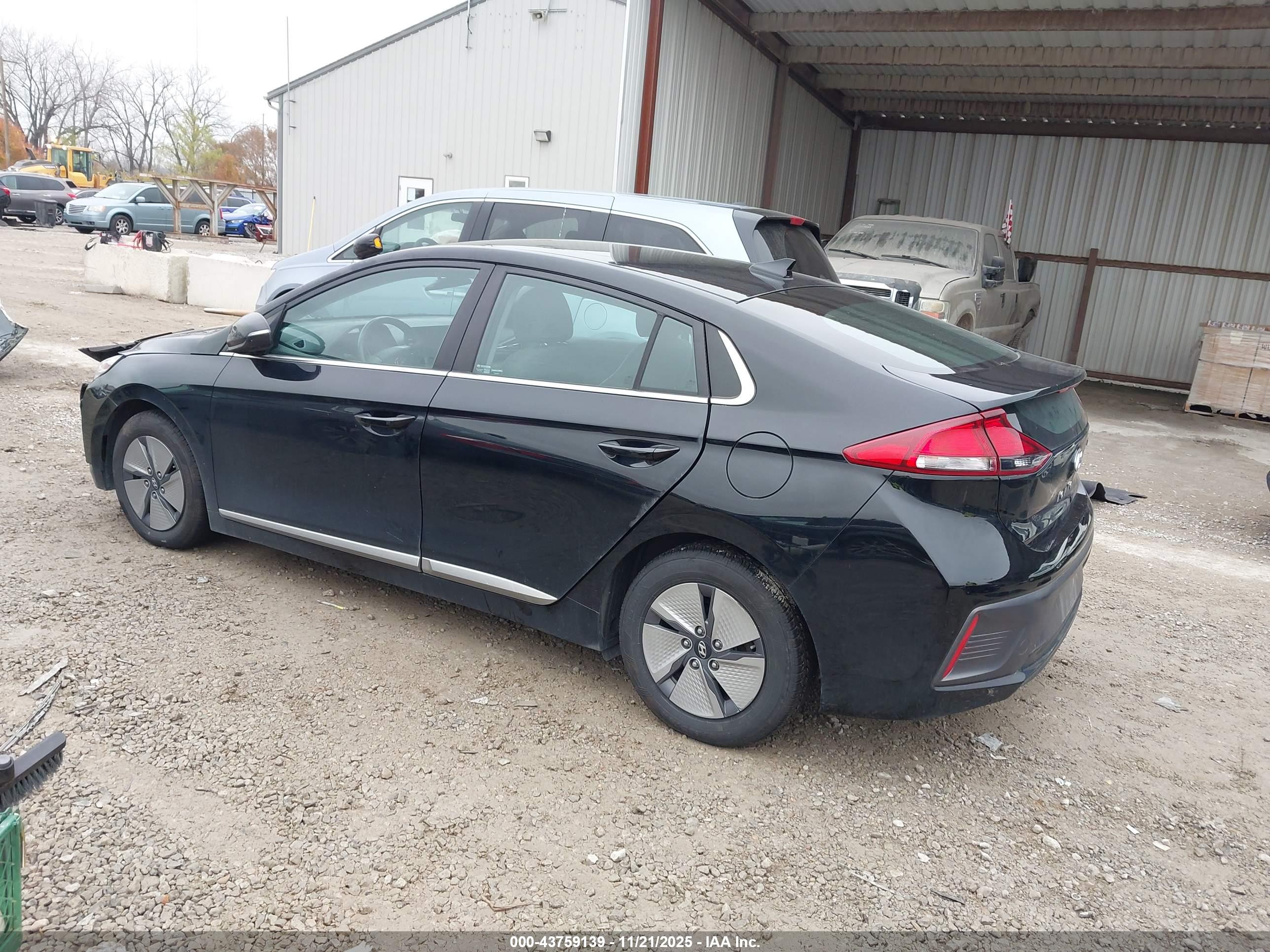 HYUNDAI IONIQ image 3