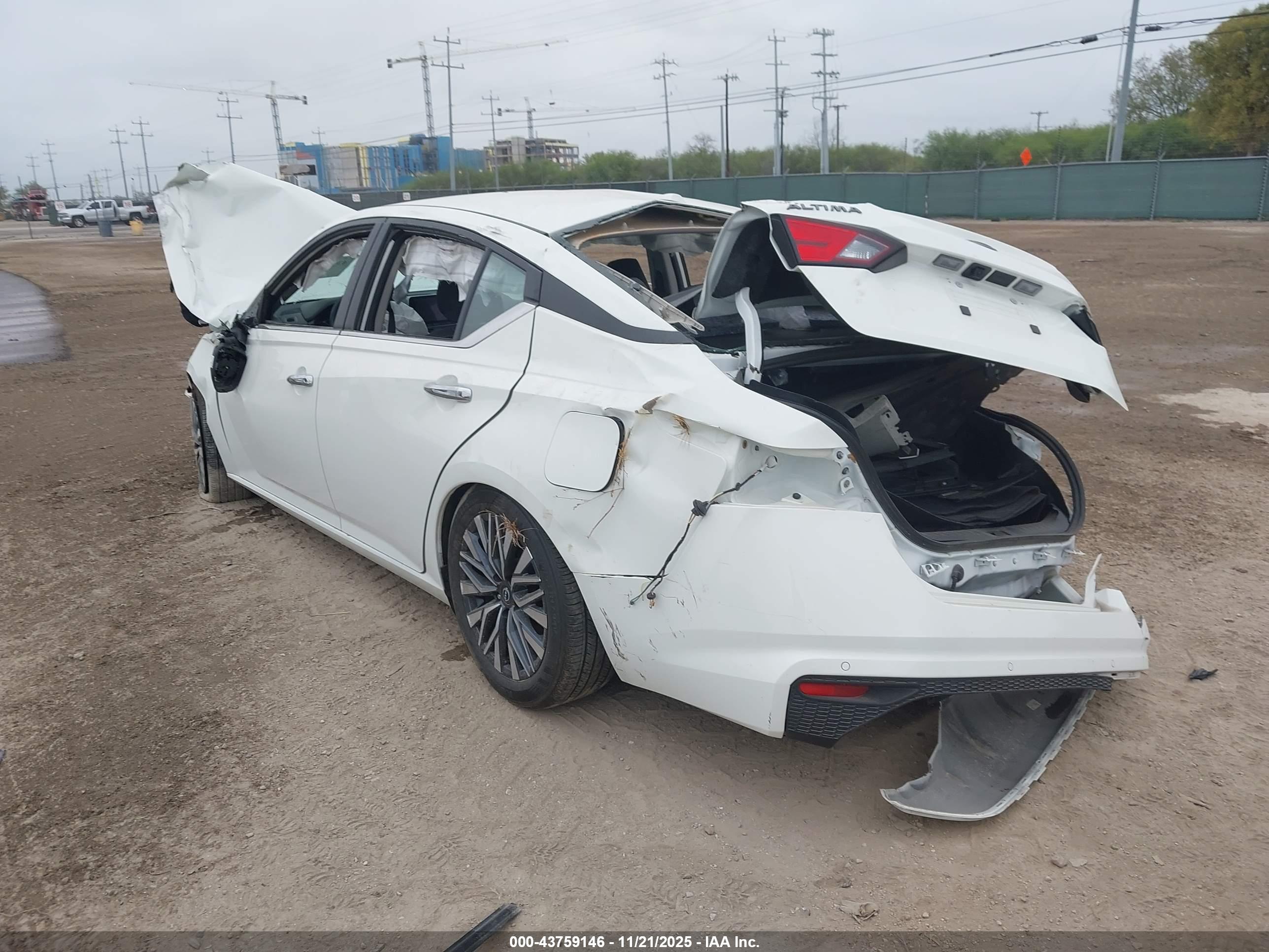 NISSAN ALTIMA image 3