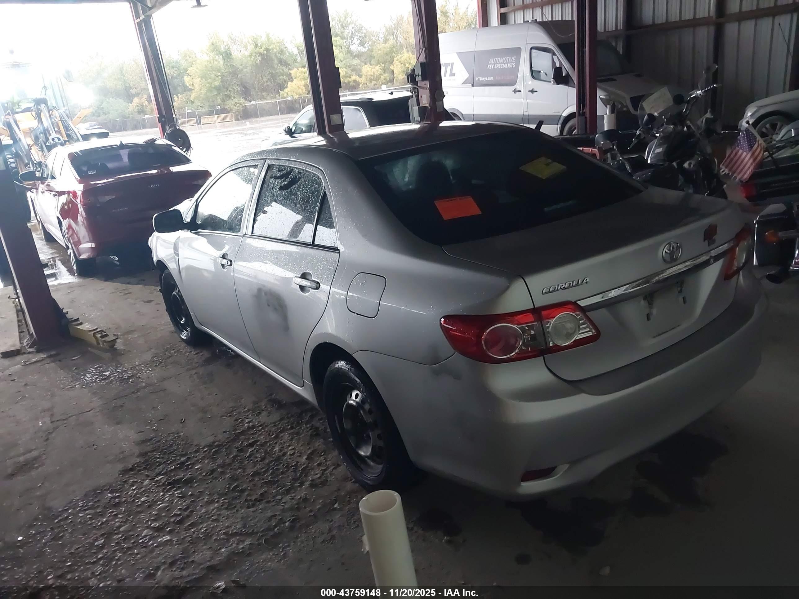 TOYOTA COROLLA image 3