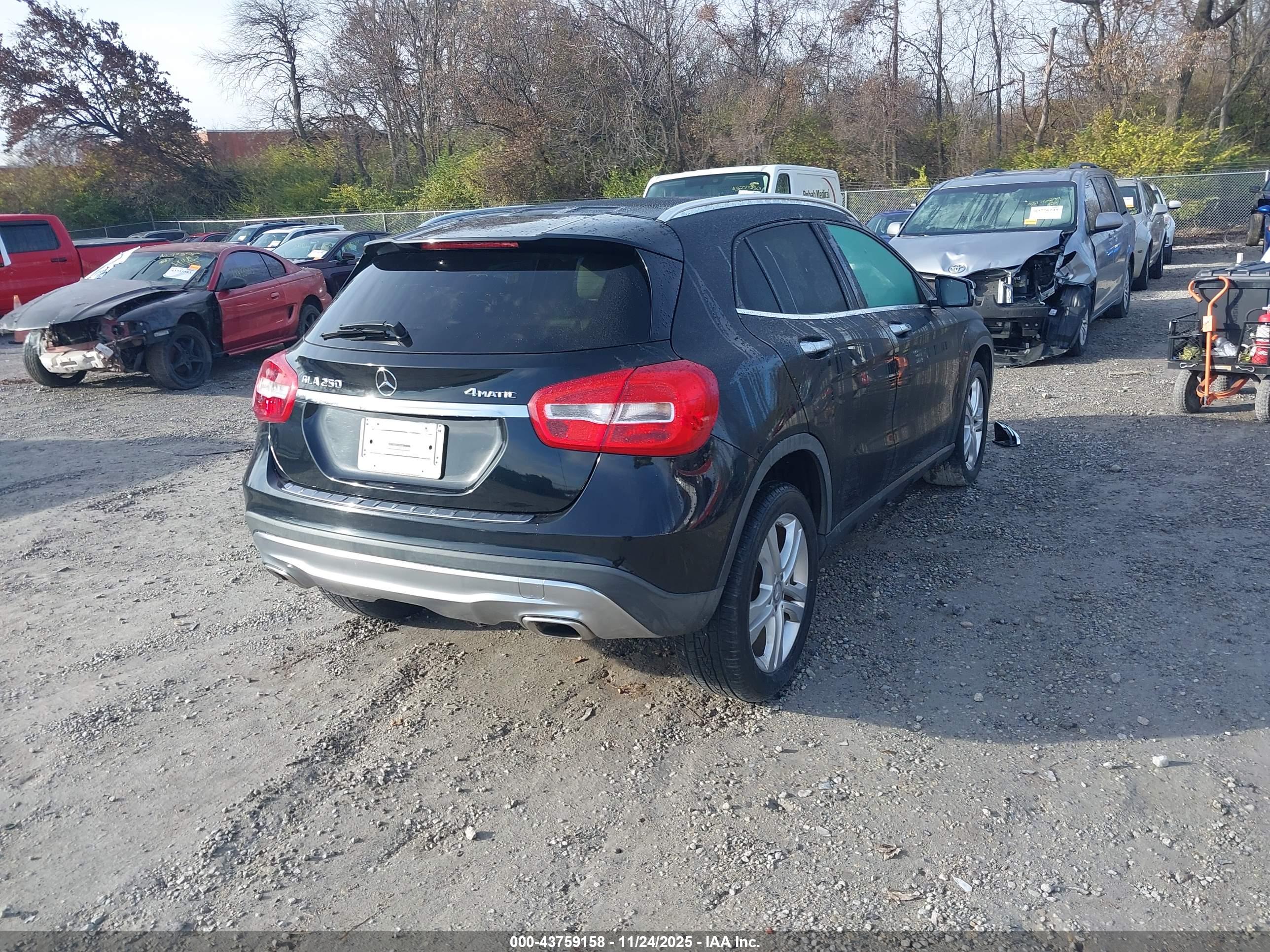 MERCEDES-BENZ GLA image 4