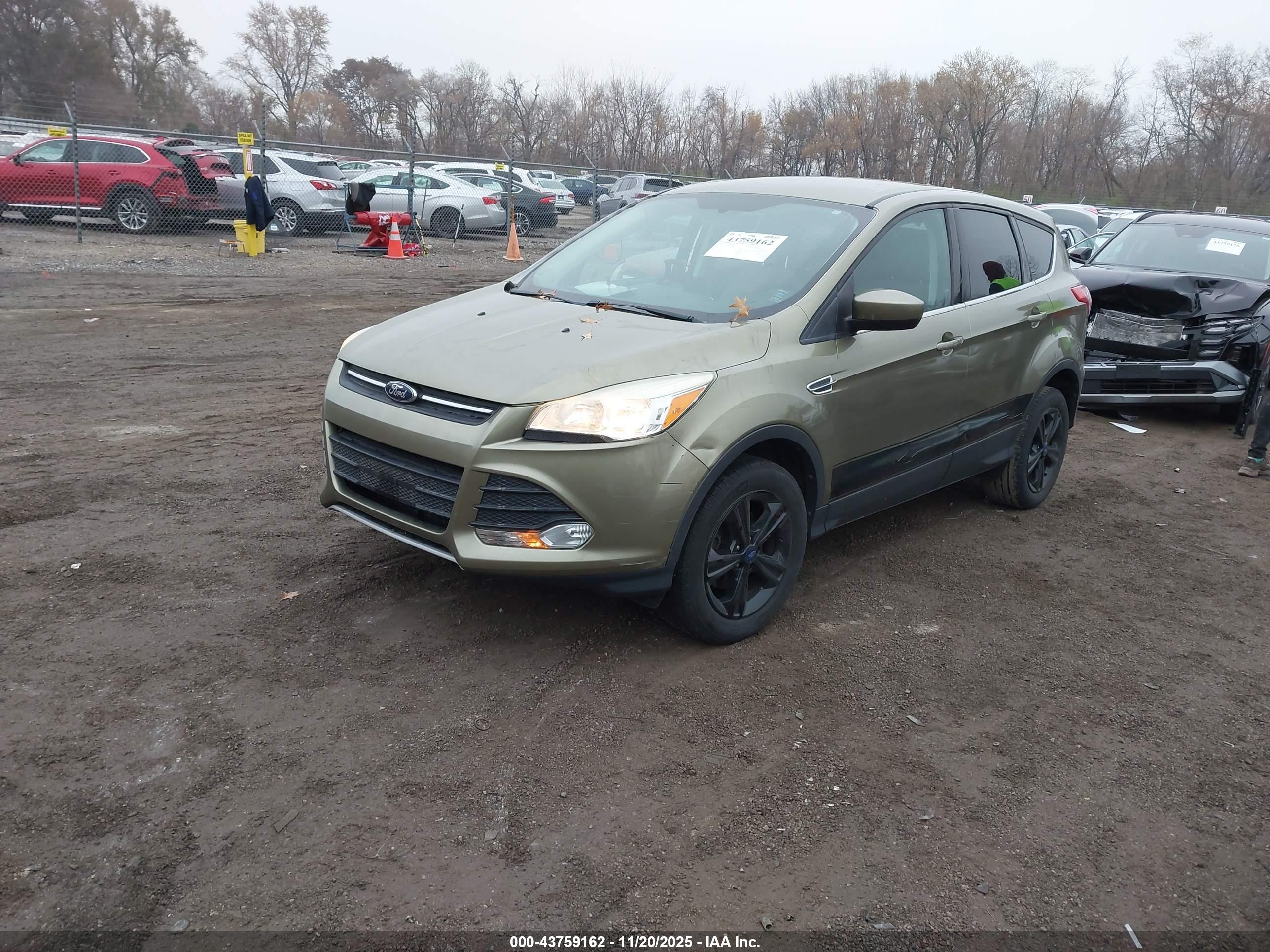 FORD ESCAPE image 2
