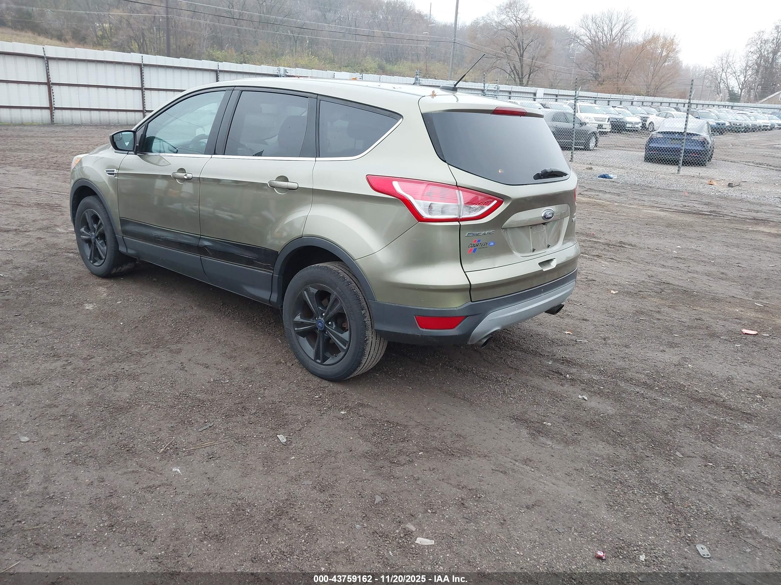 FORD ESCAPE image 3