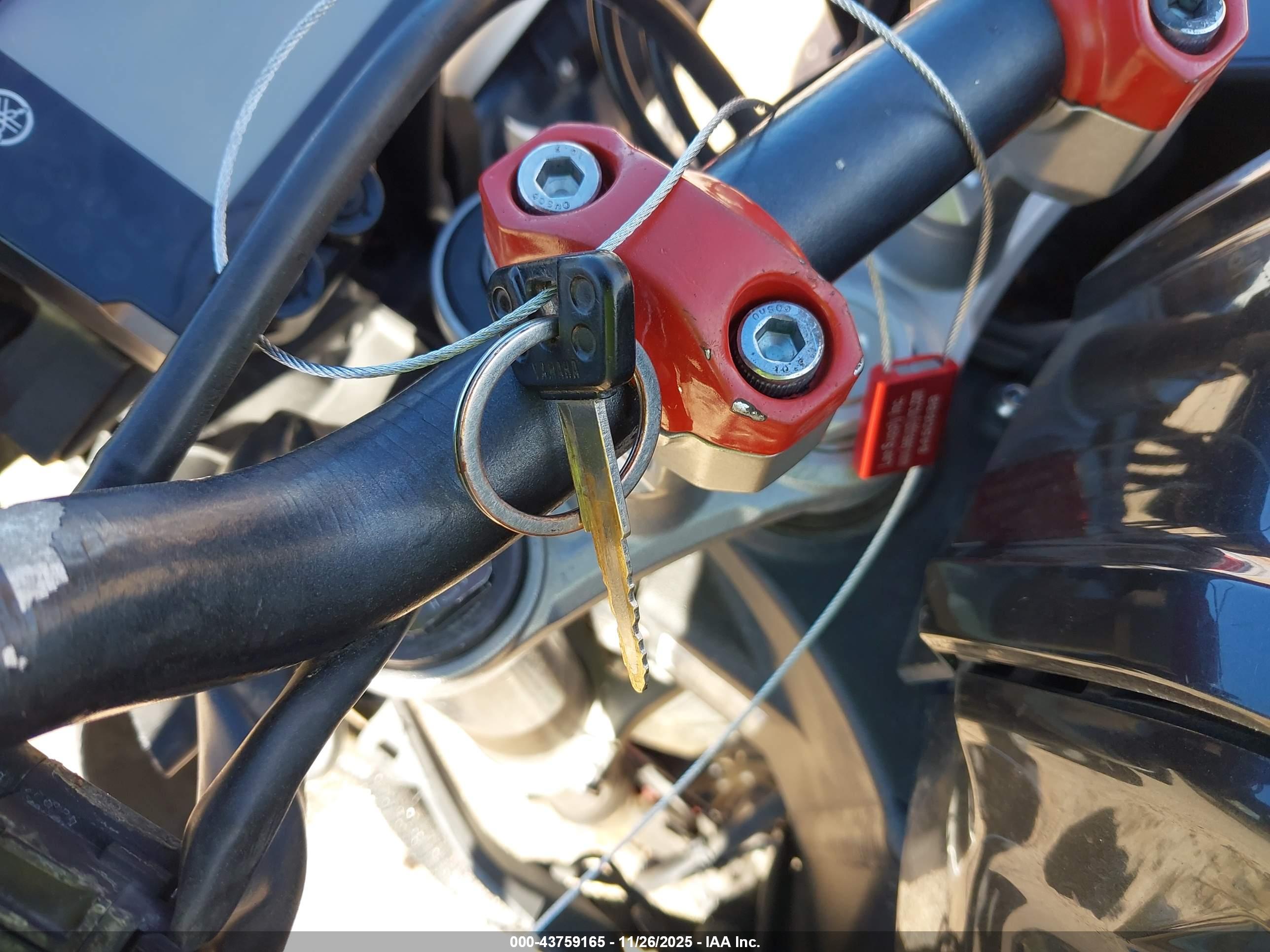YAMAHA FZ10 image 11