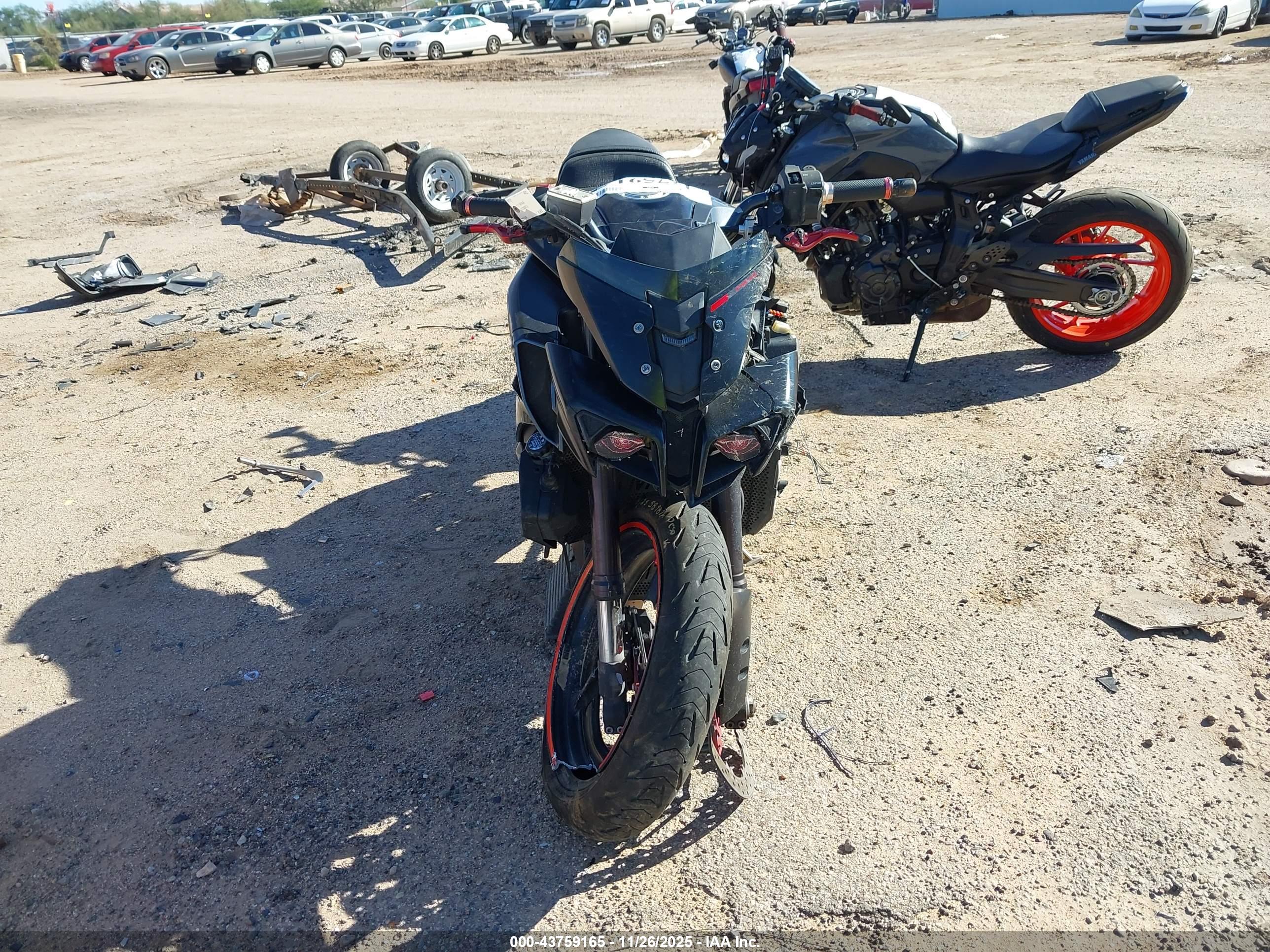 YAMAHA FZ10 image 5