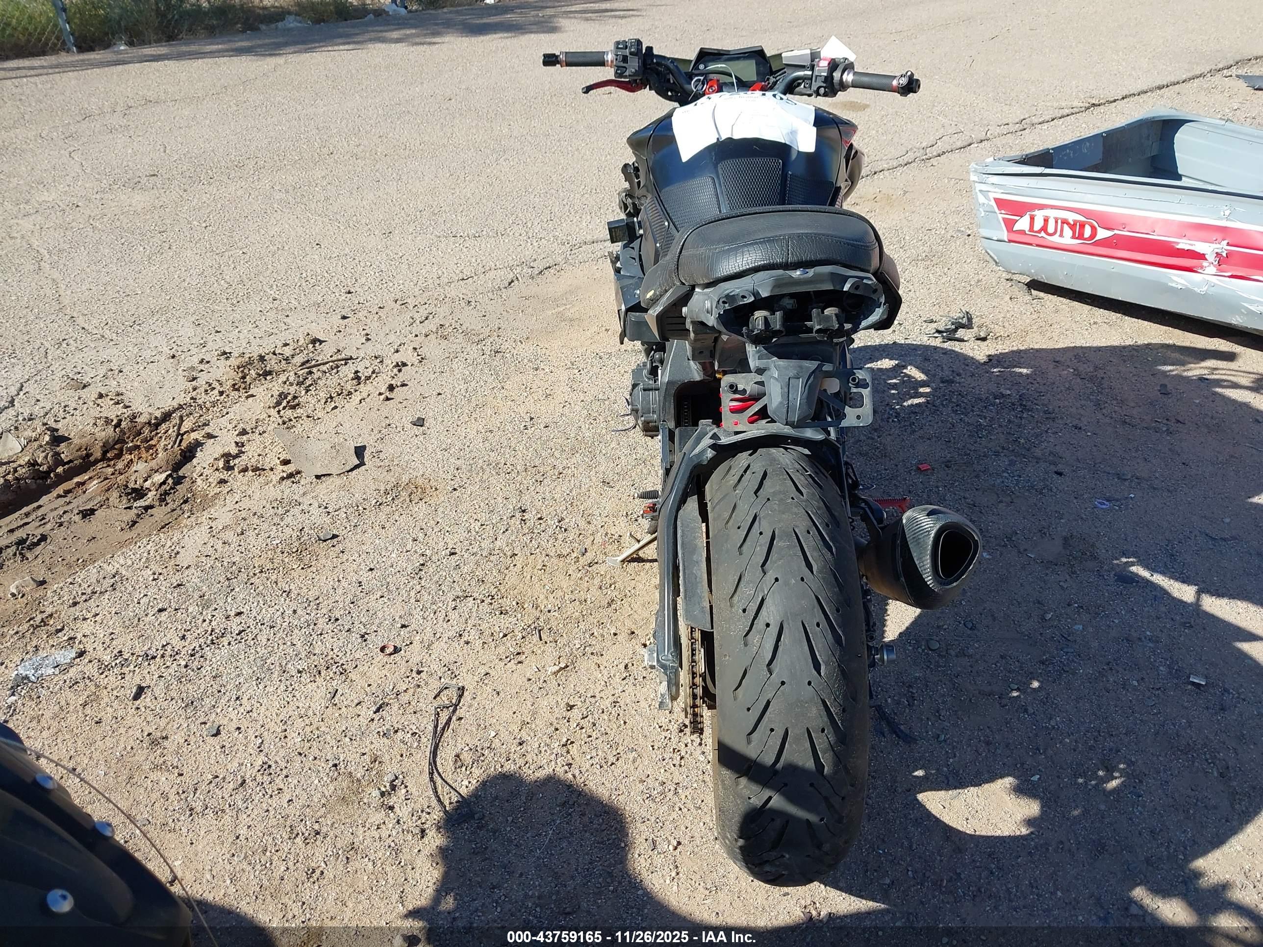 YAMAHA FZ10 image 6