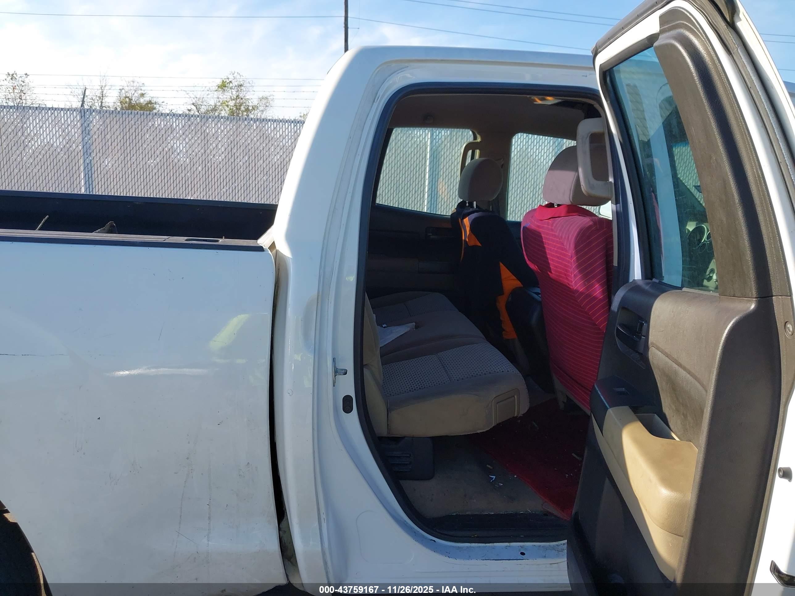 TOYOTA TUNDRA image 8