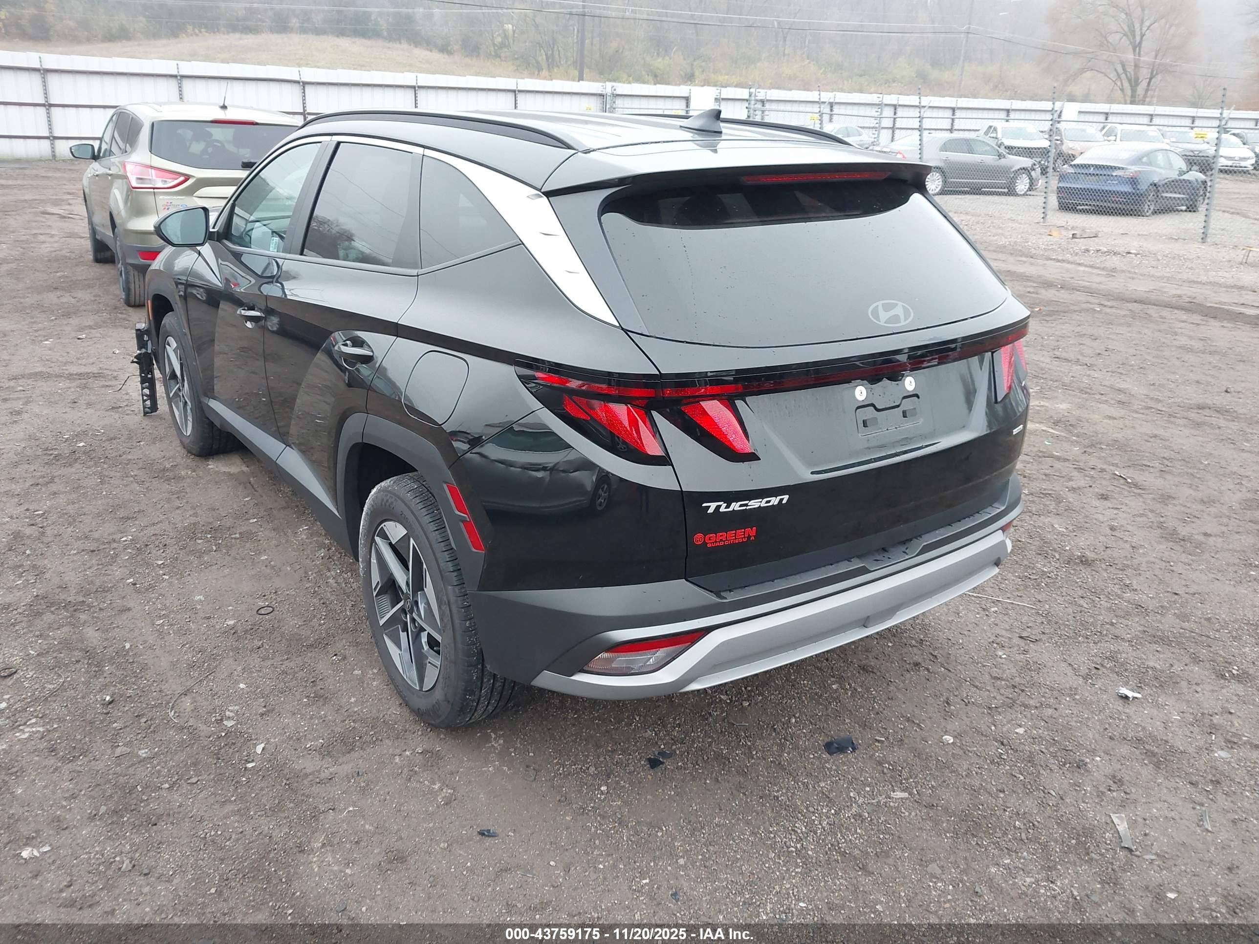 HYUNDAI TUCSON image 3