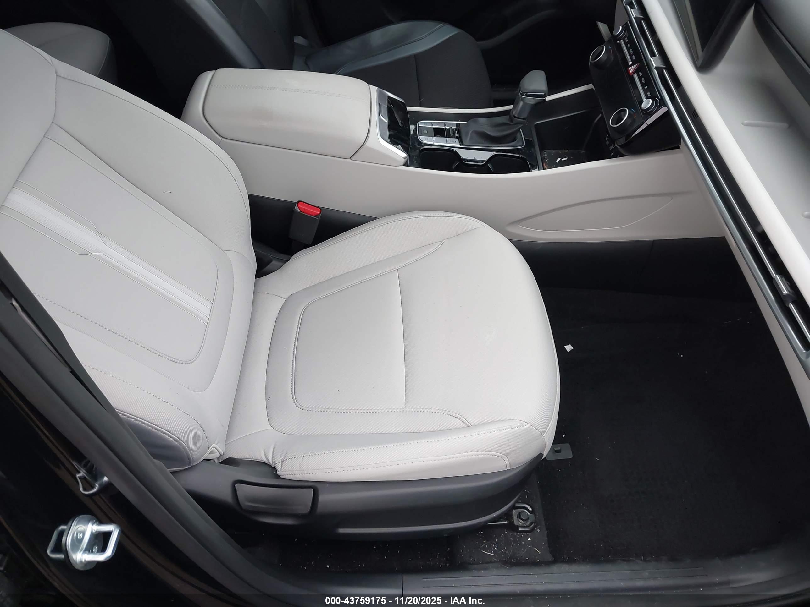 HYUNDAI TUCSON image 5