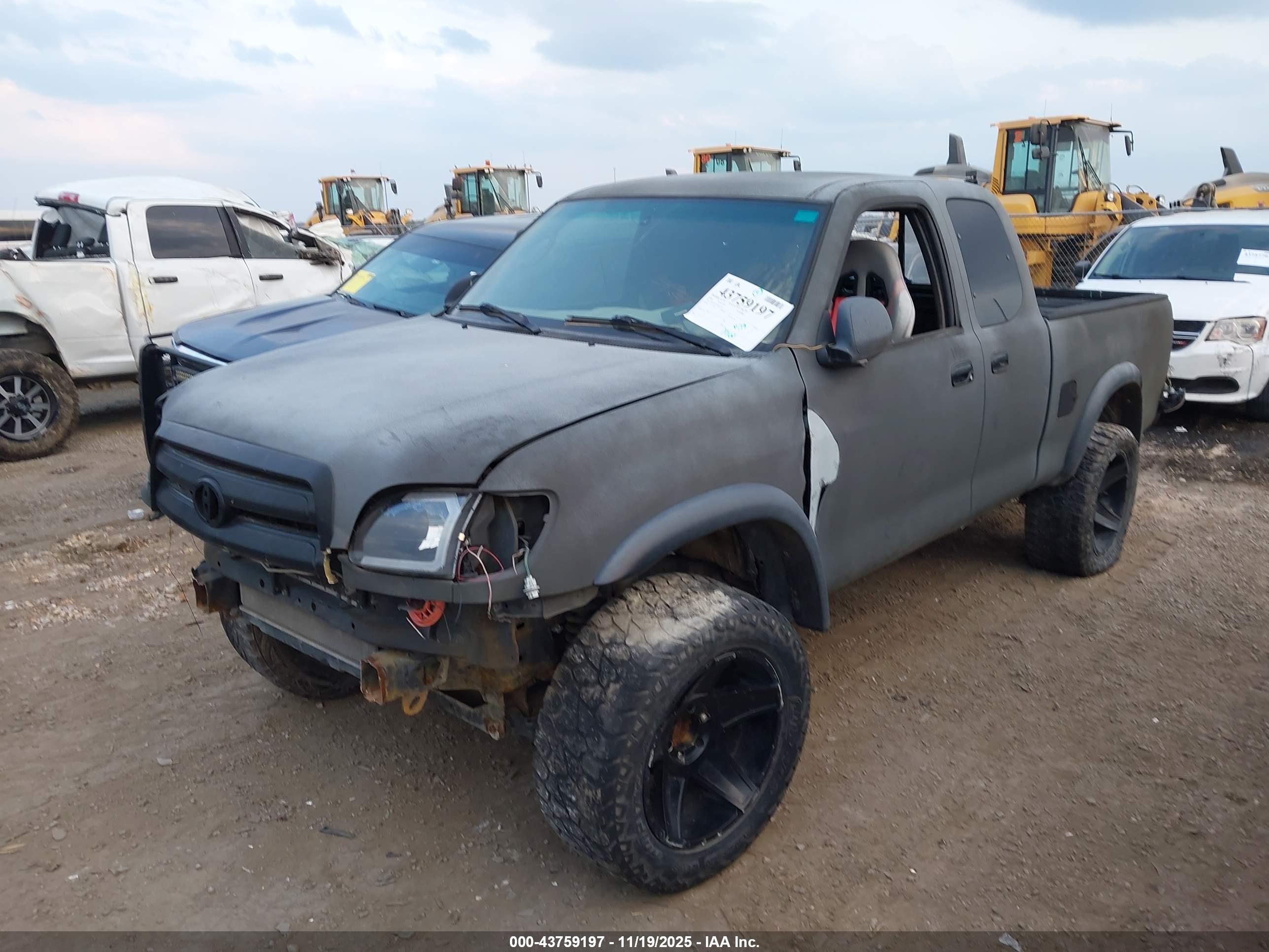 TOYOTA TUNDRA image 2