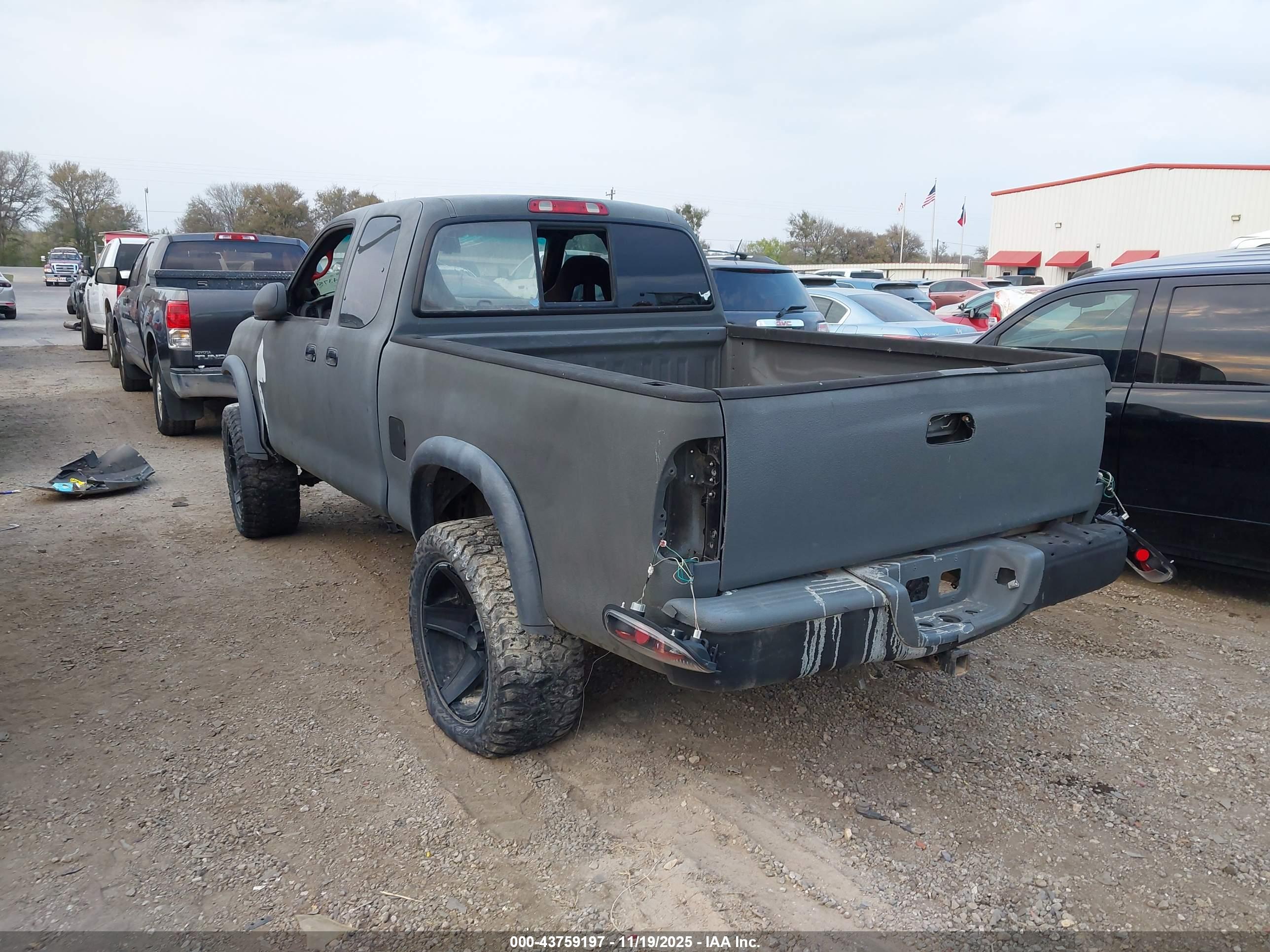 TOYOTA TUNDRA image 3