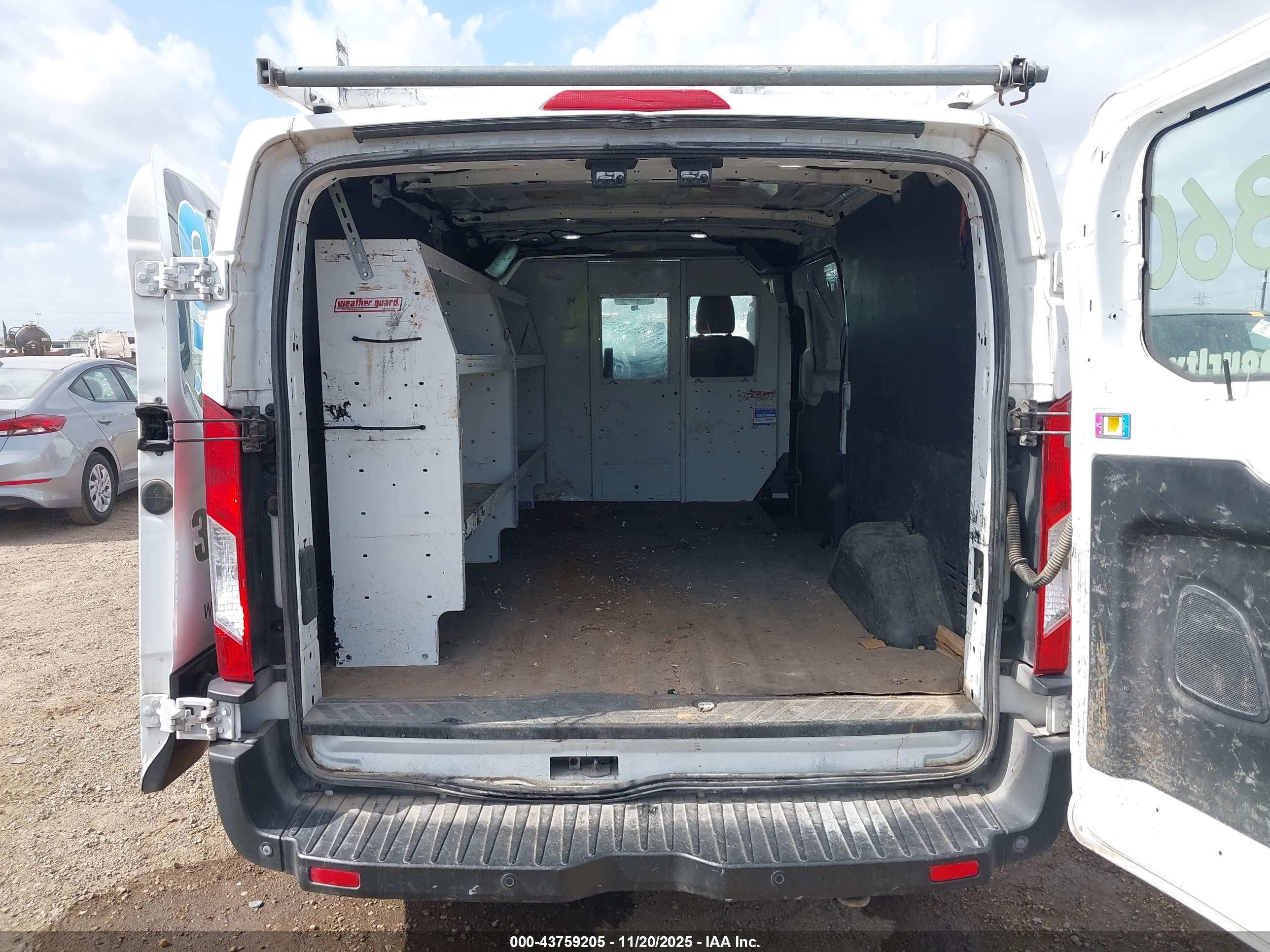 FORD TRANSIT-150 image 8