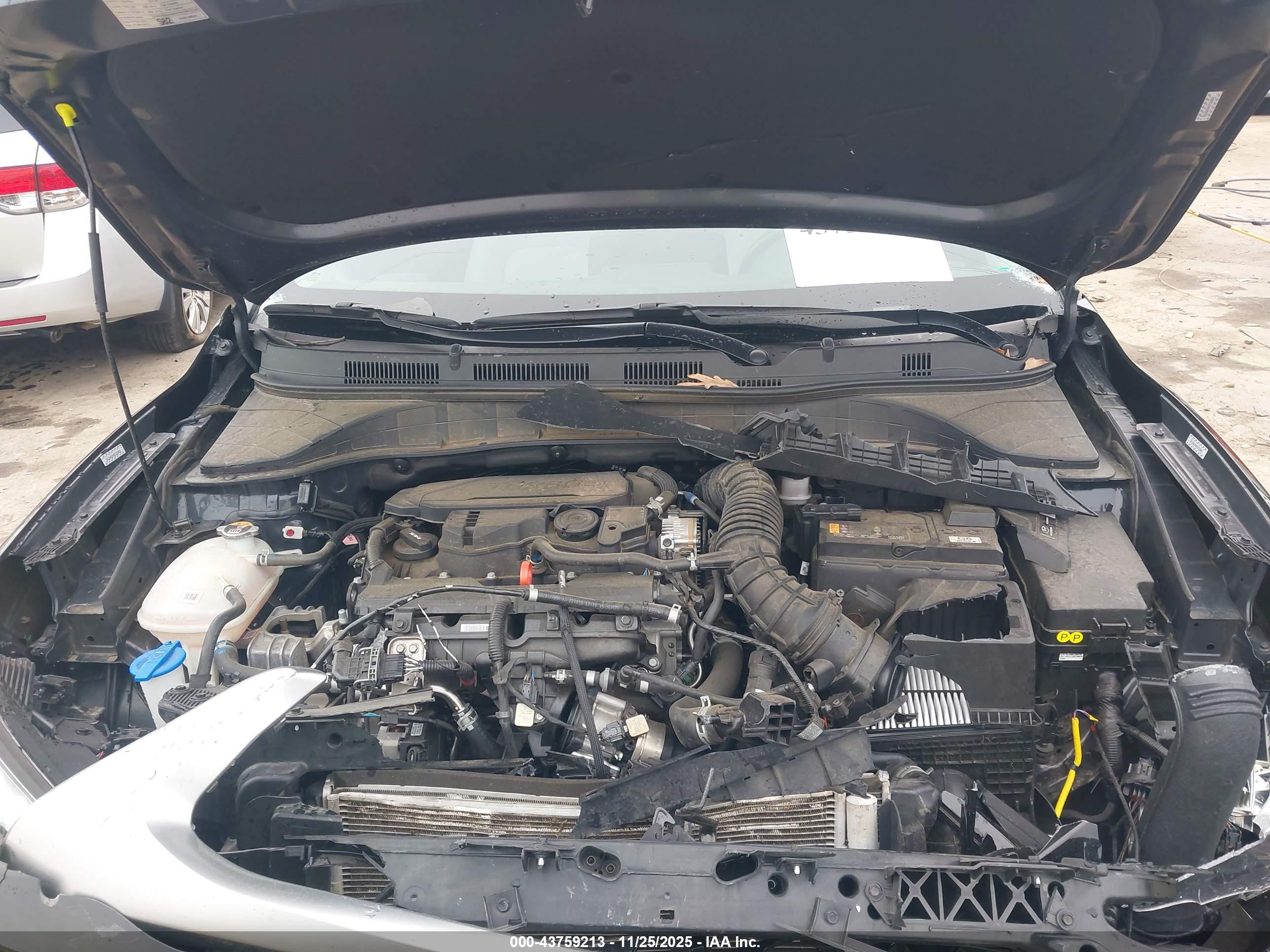 HYUNDAI KONA image 10