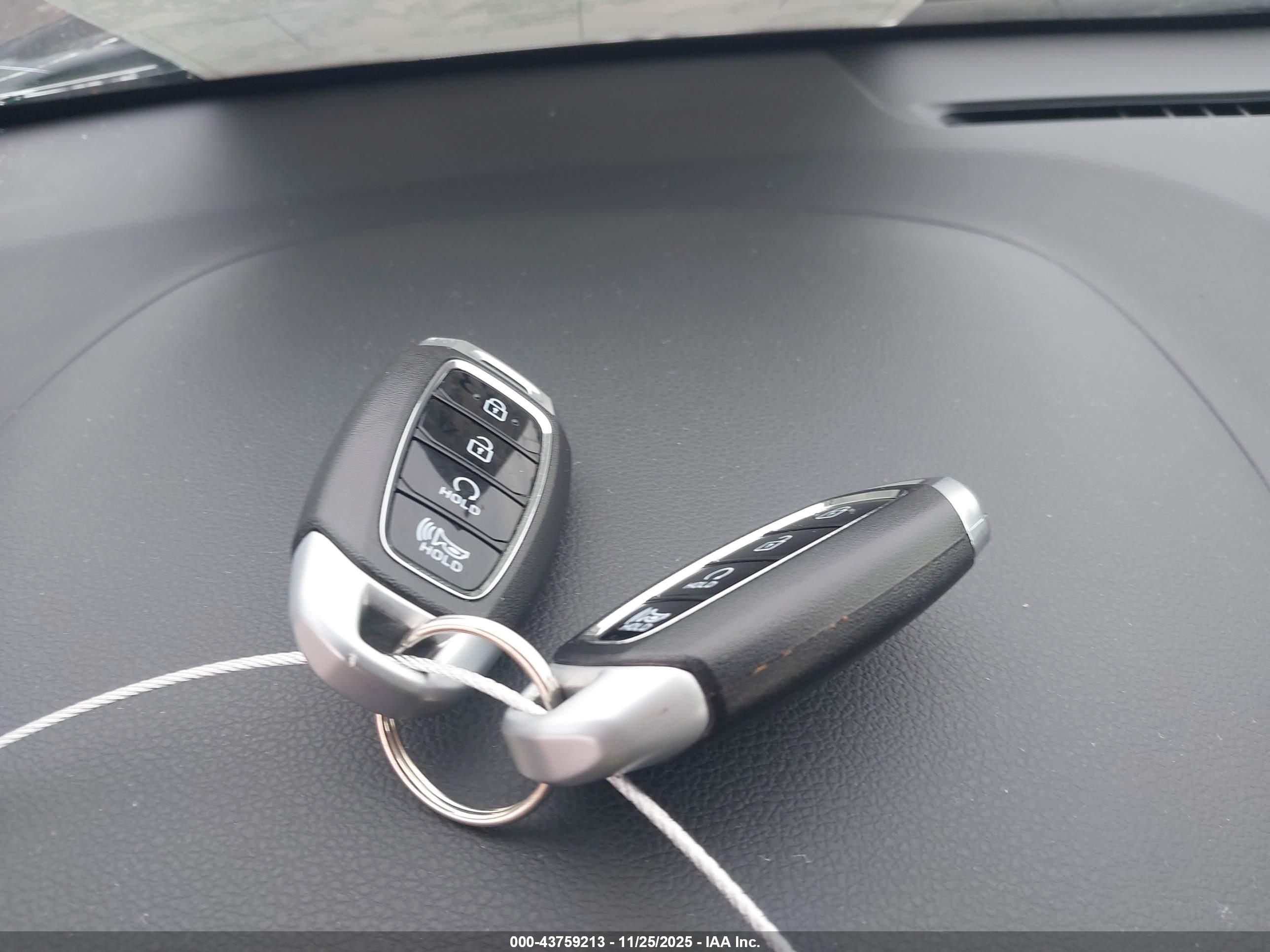 HYUNDAI KONA image 11