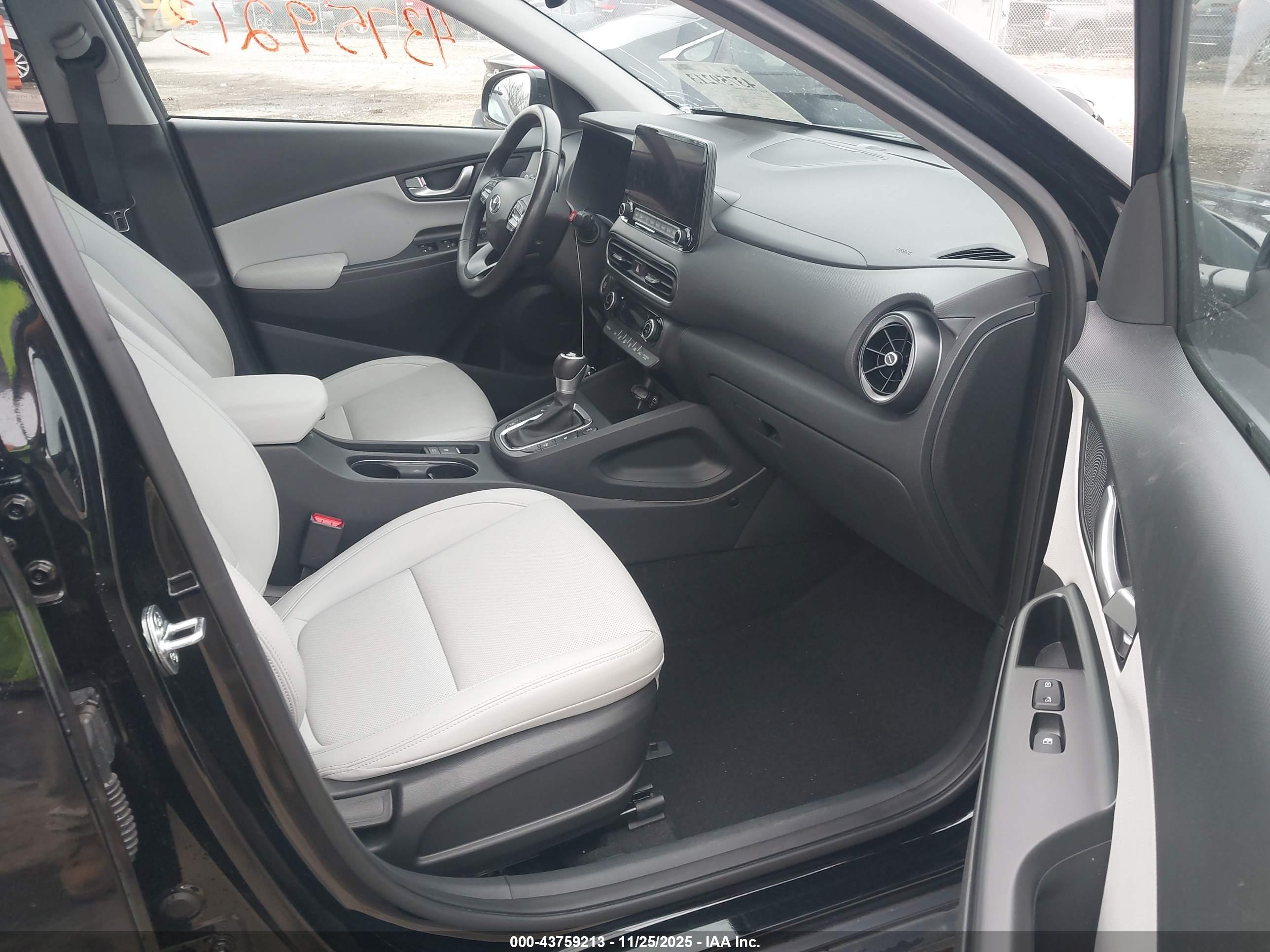 HYUNDAI KONA image 5