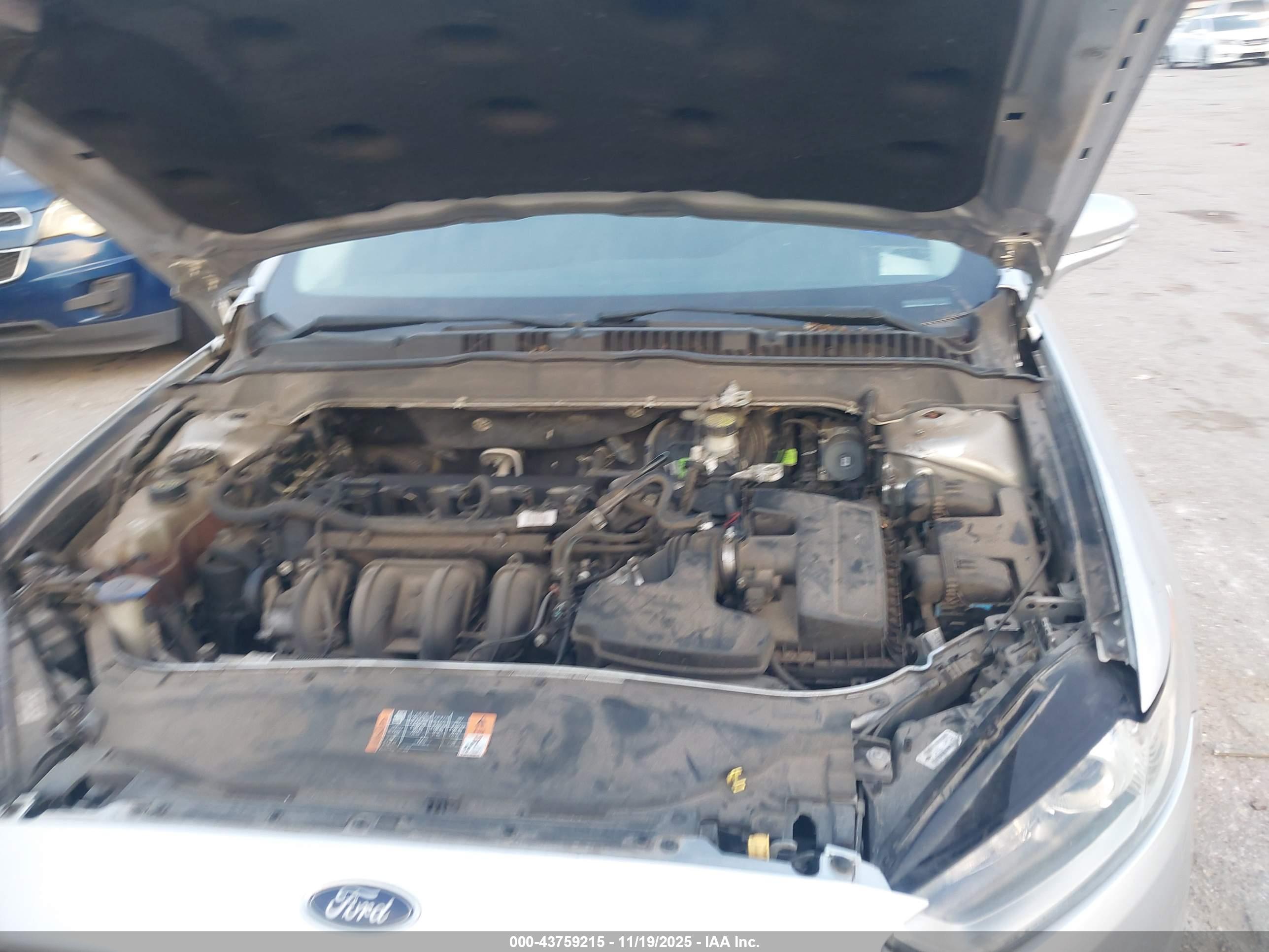 FORD FUSION image 10