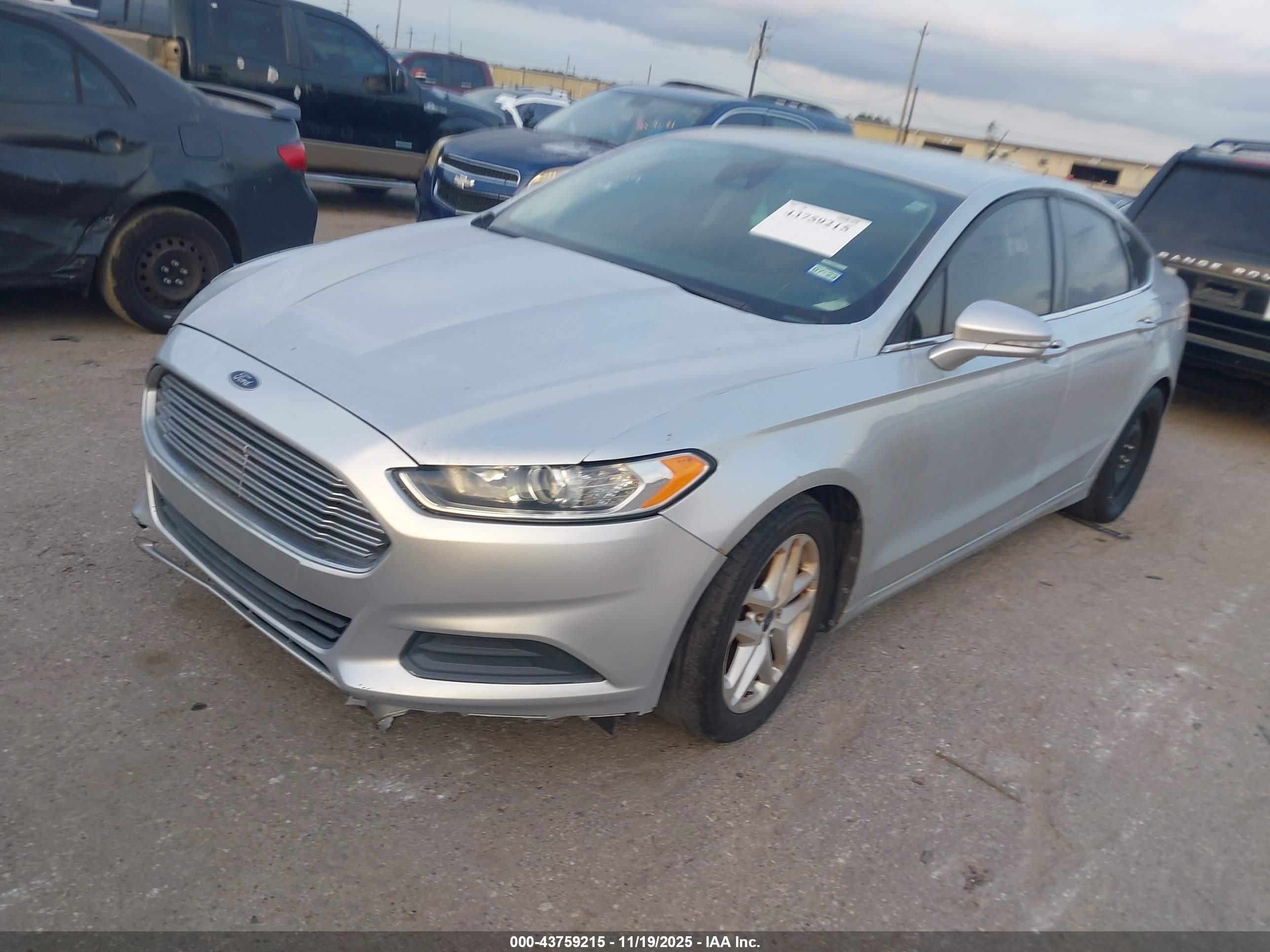 FORD FUSION image 2