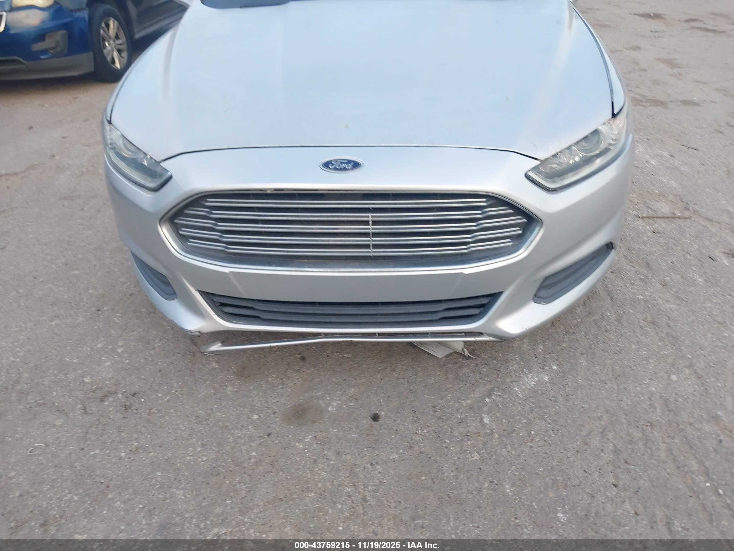 FORD FUSION image 6