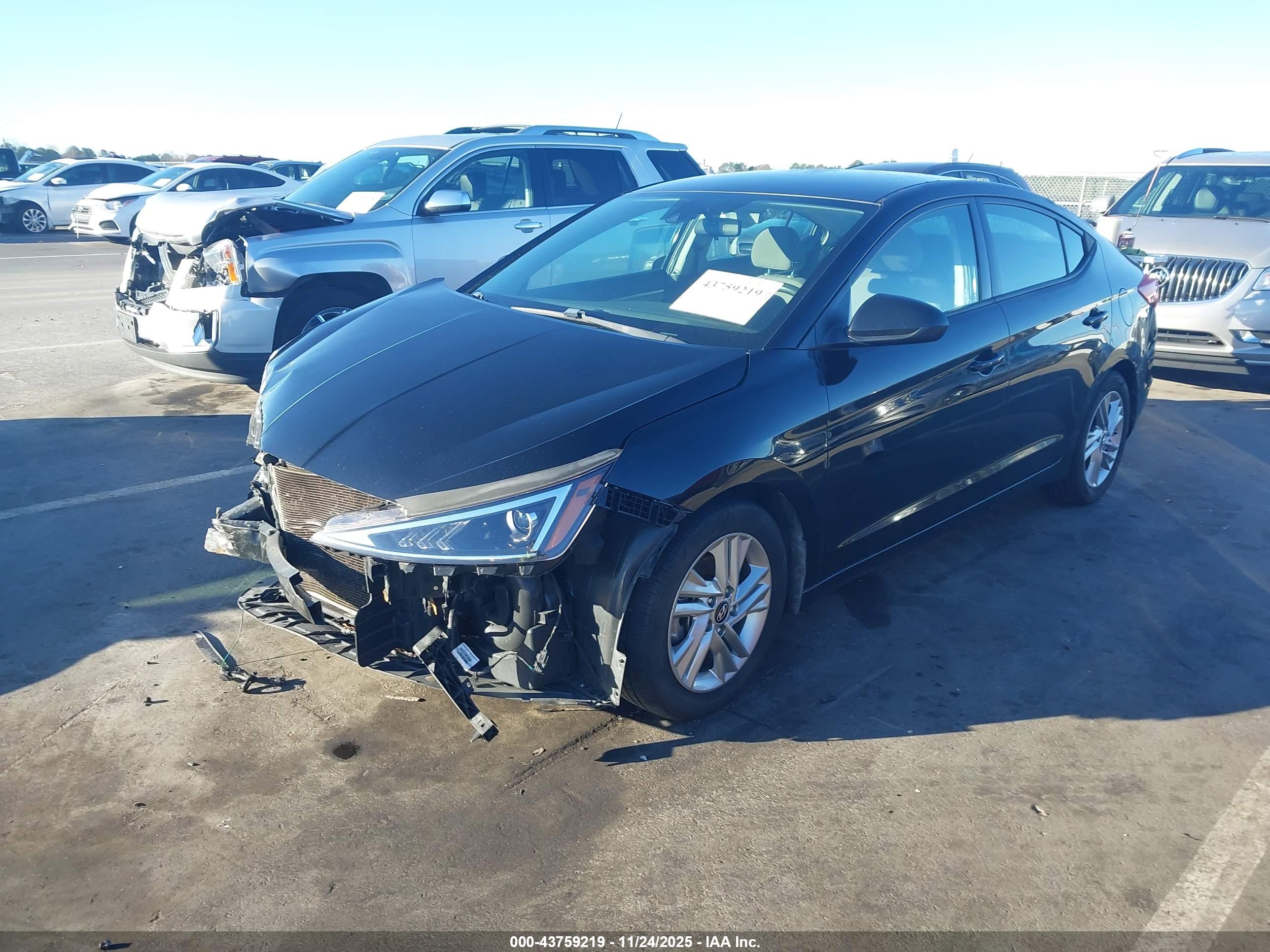 HYUNDAI ELANTRA image 2