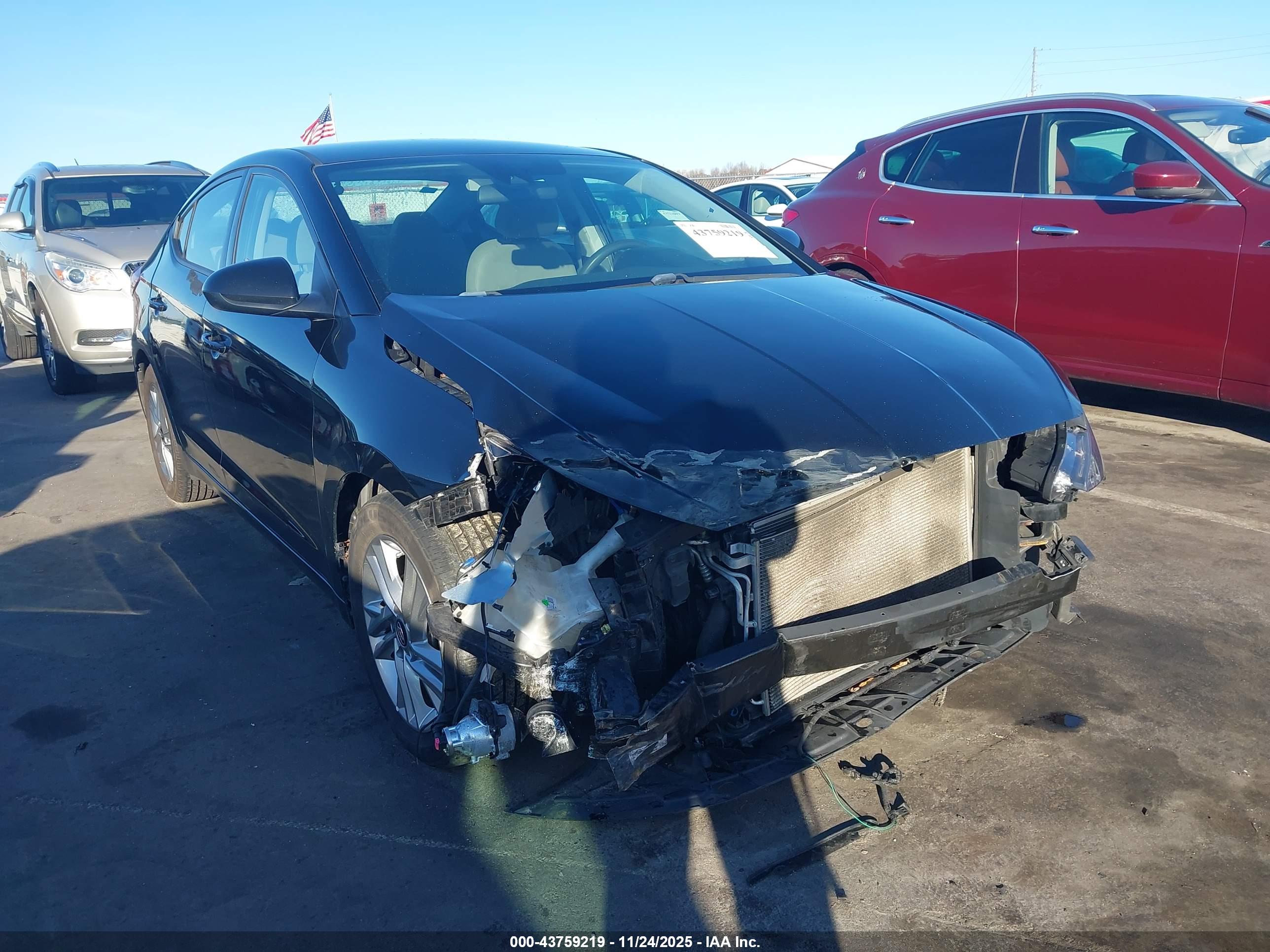 HYUNDAI ELANTRA image 6