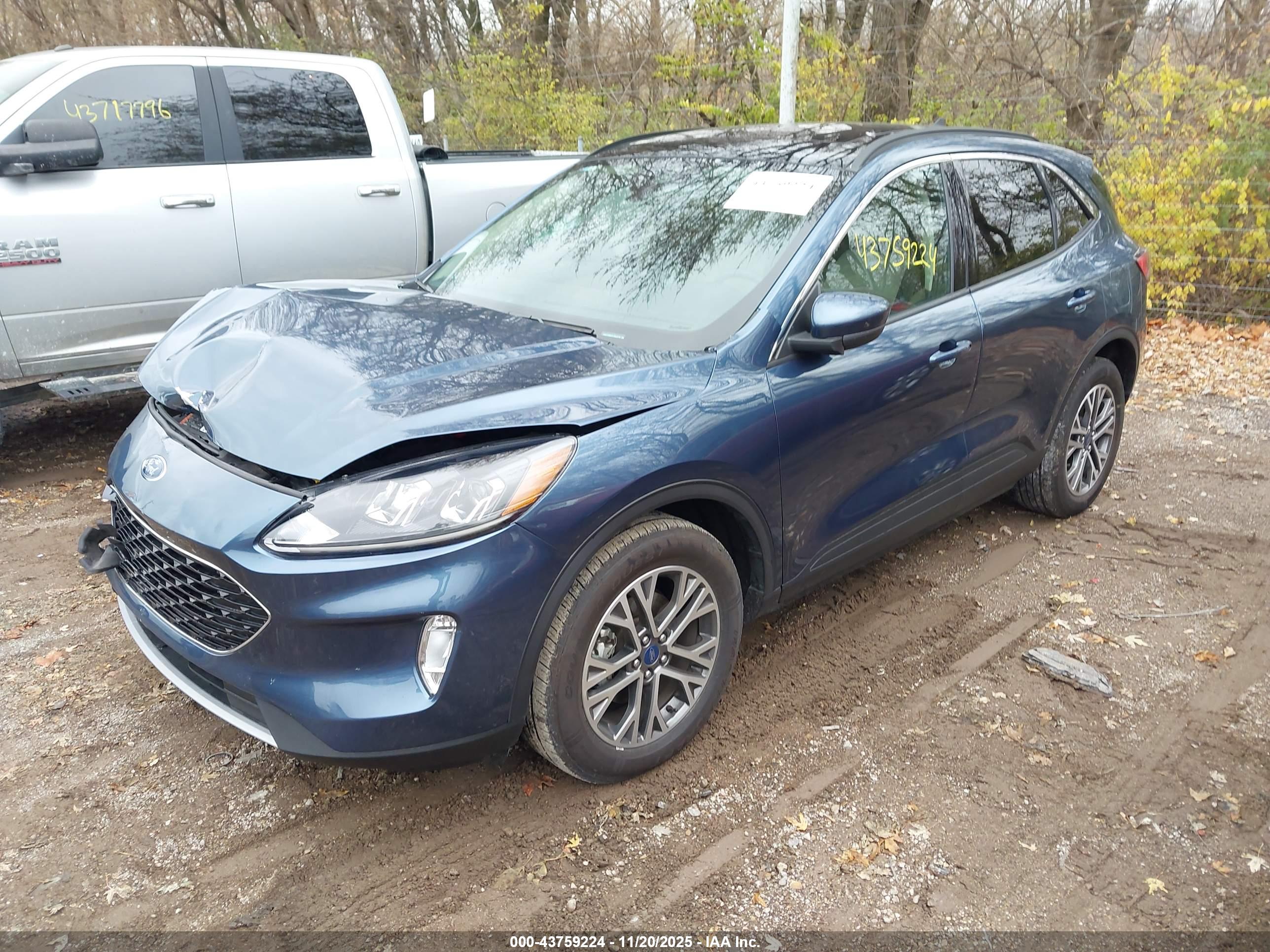FORD ESCAPE image 2