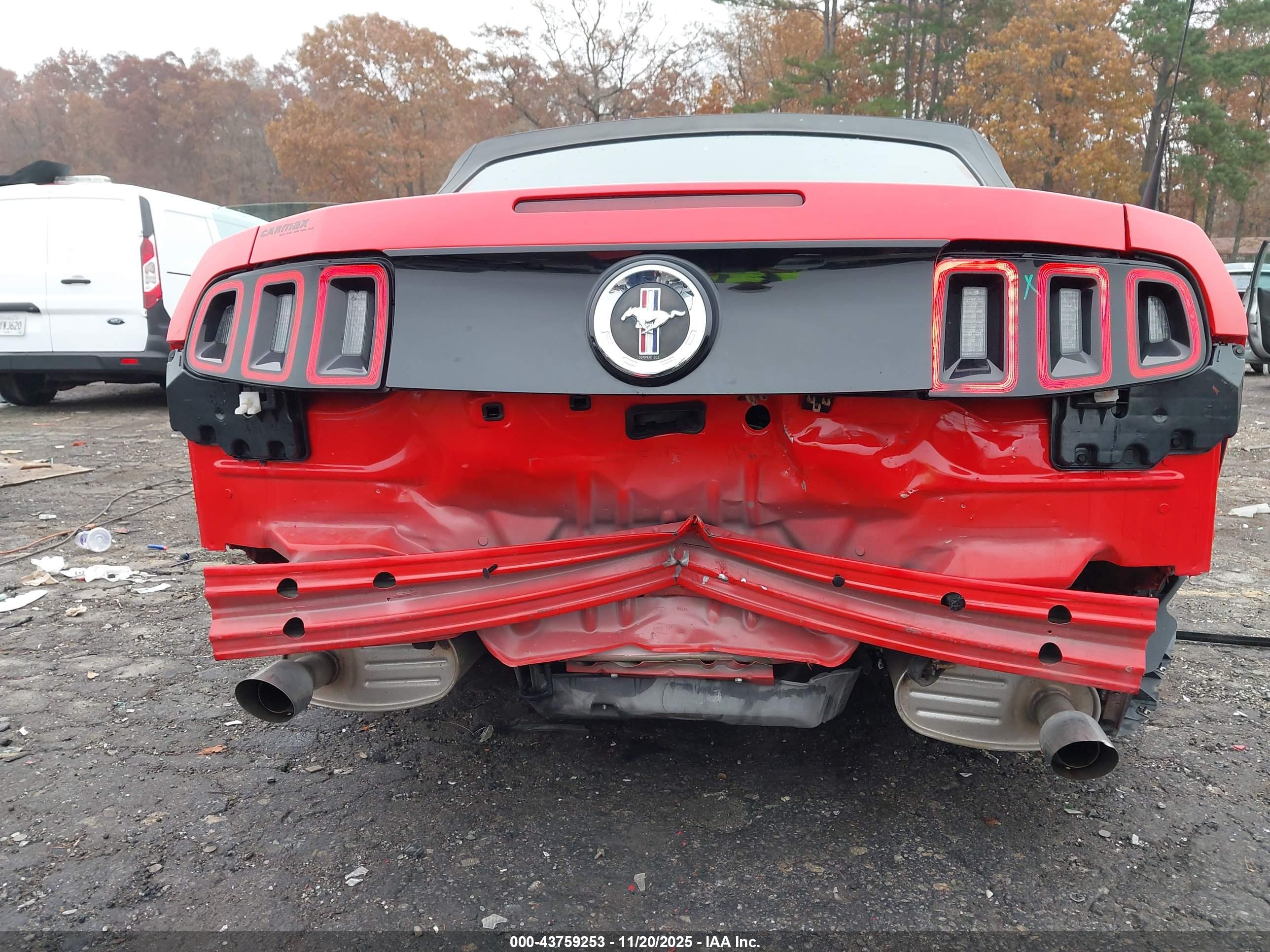 FORD MUSTANG image 6