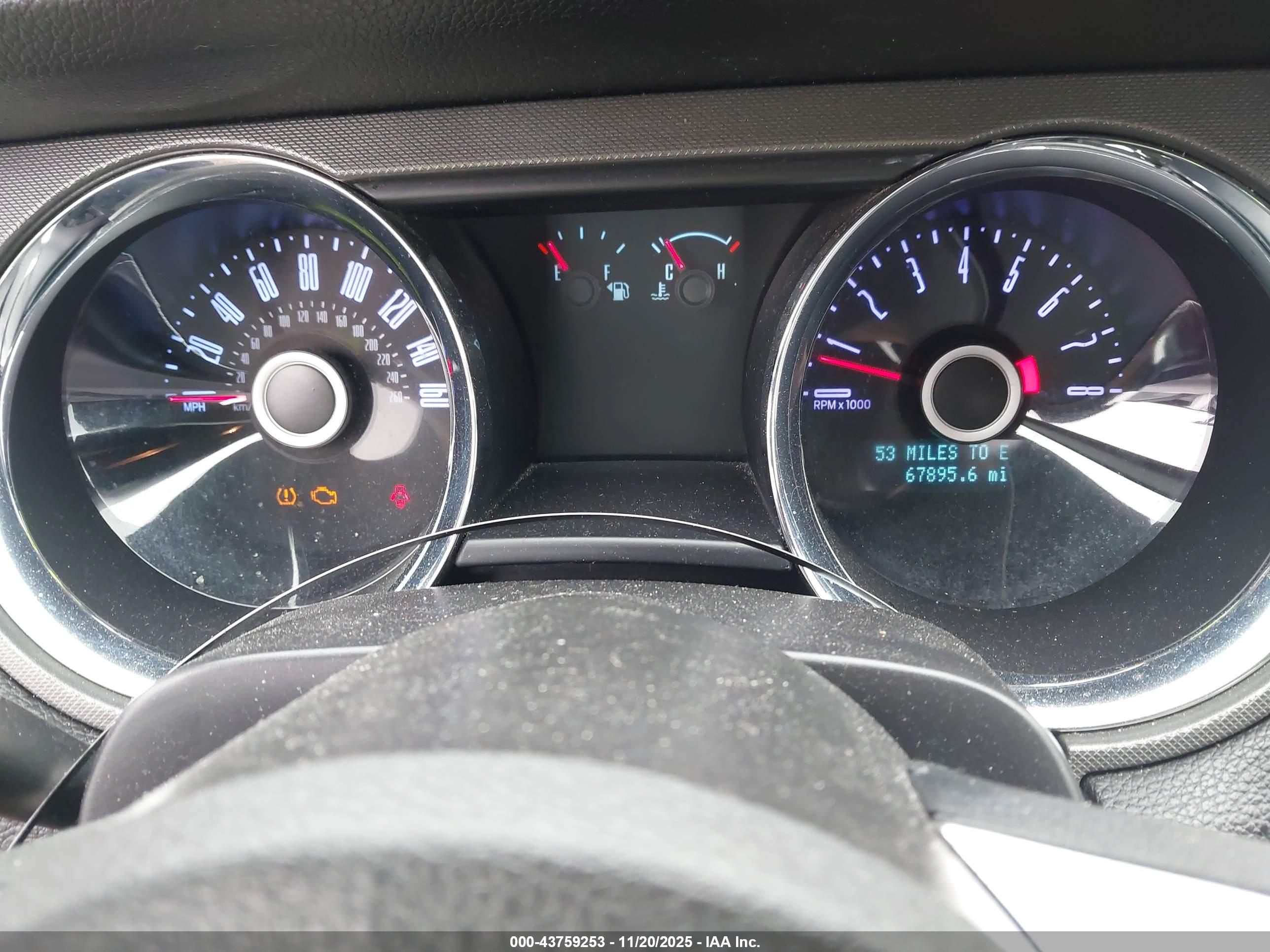 FORD MUSTANG image 7