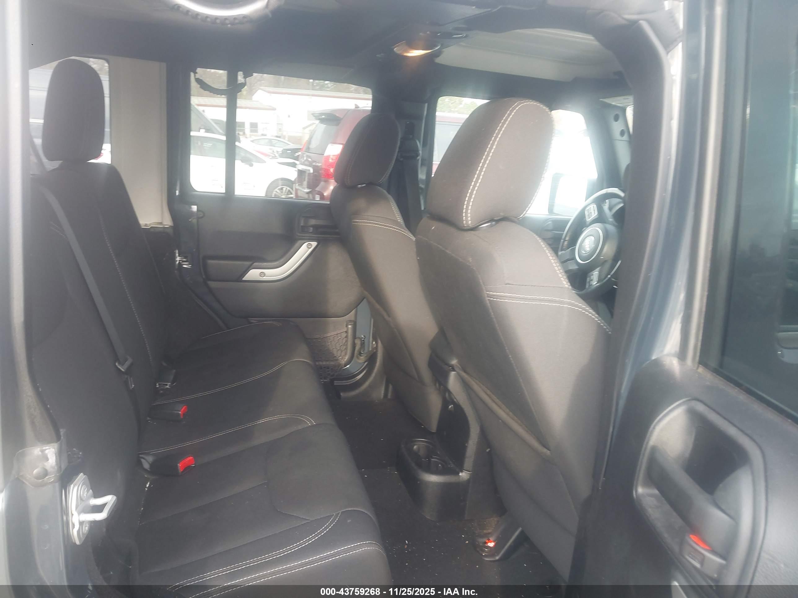 JEEP WRANGLER image 8