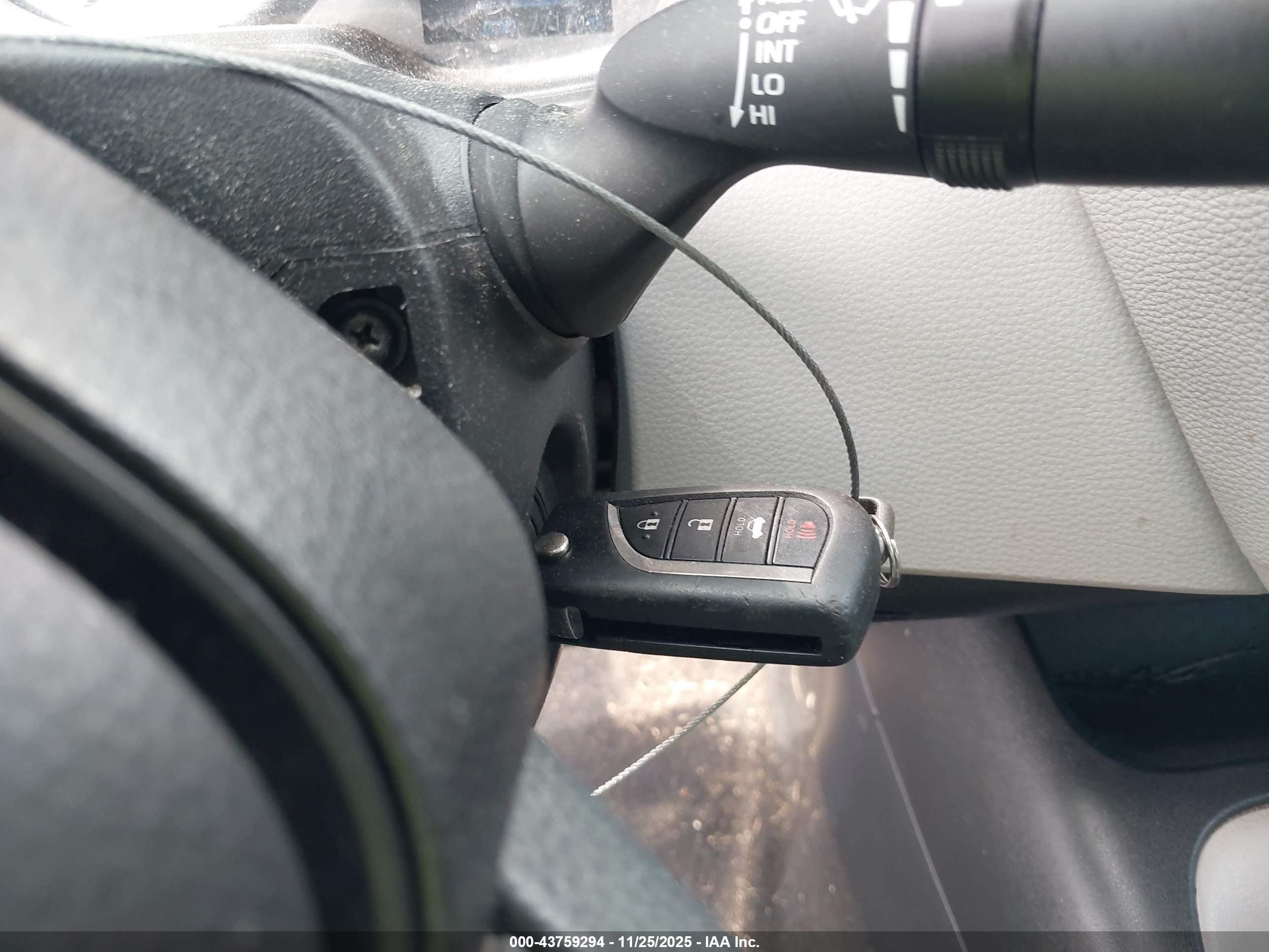 TOYOTA COROLLA image 11