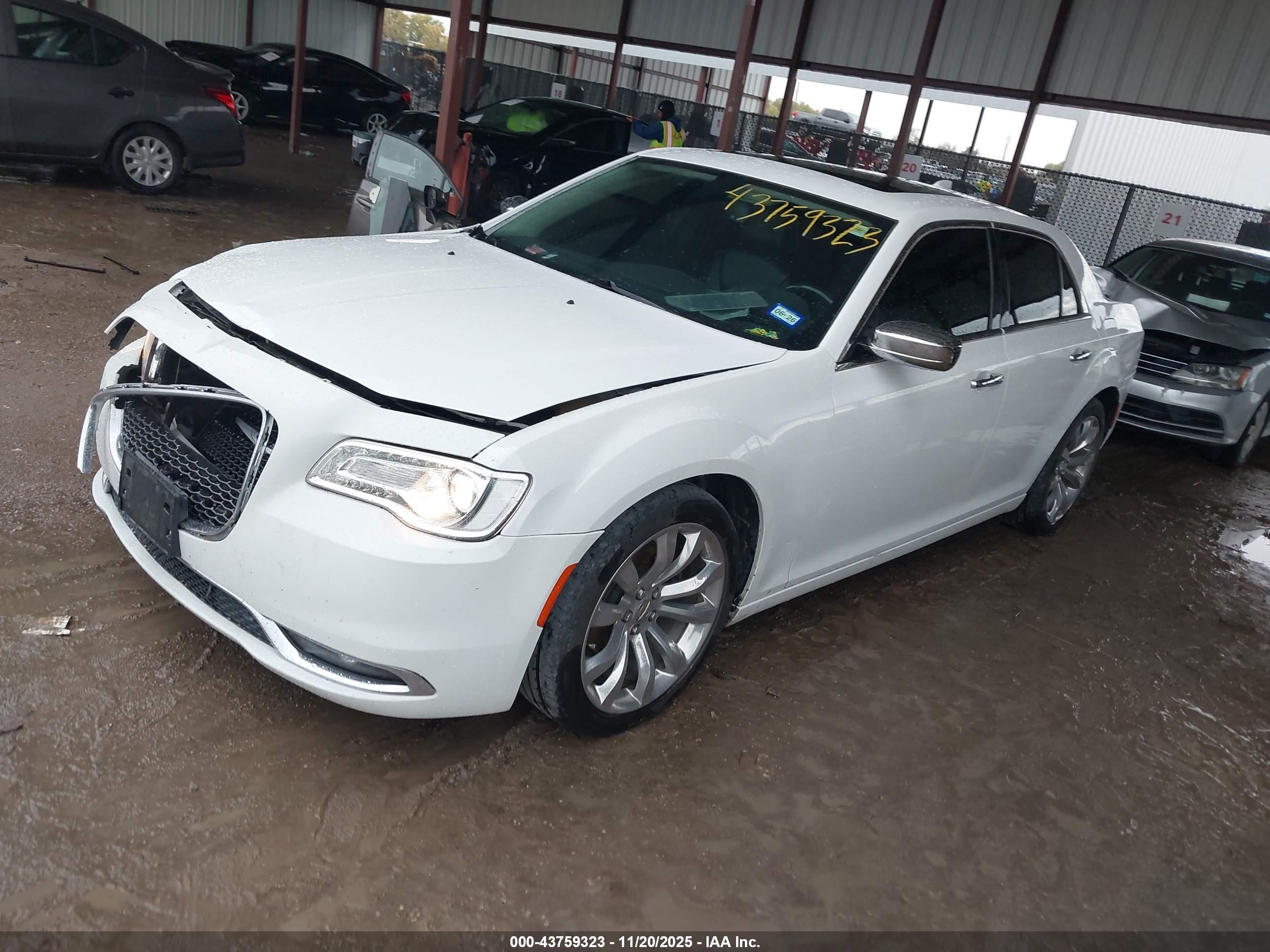 CHRYSLER 300 image 2