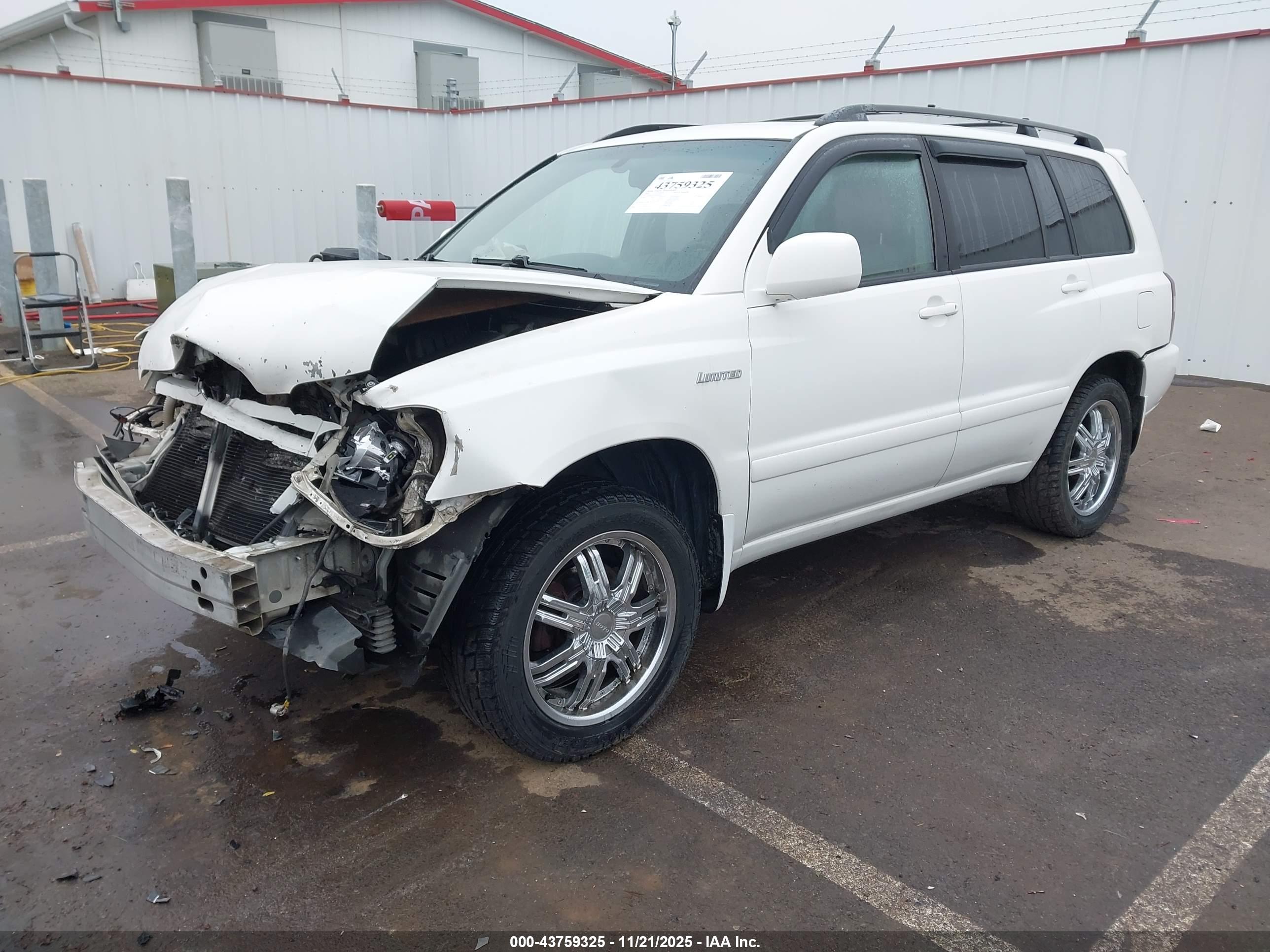 TOYOTA HIGHLANDER image 2