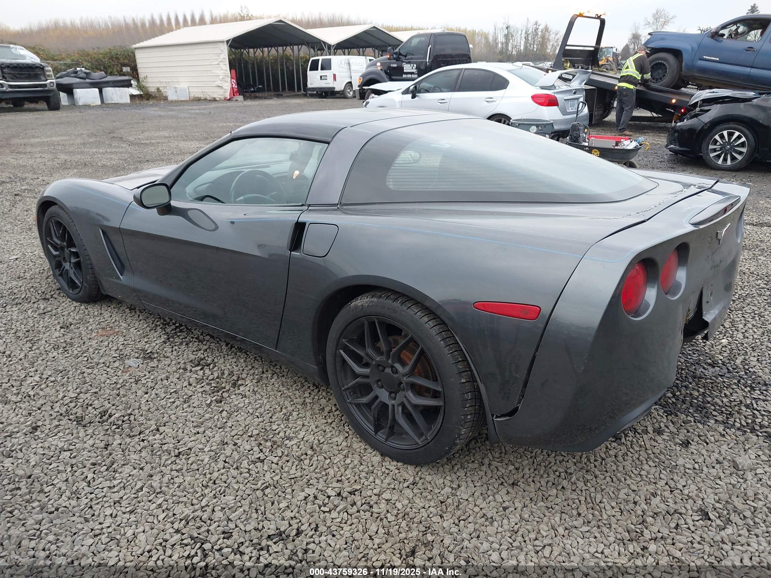 CHEVROLET CORVETTE image 3