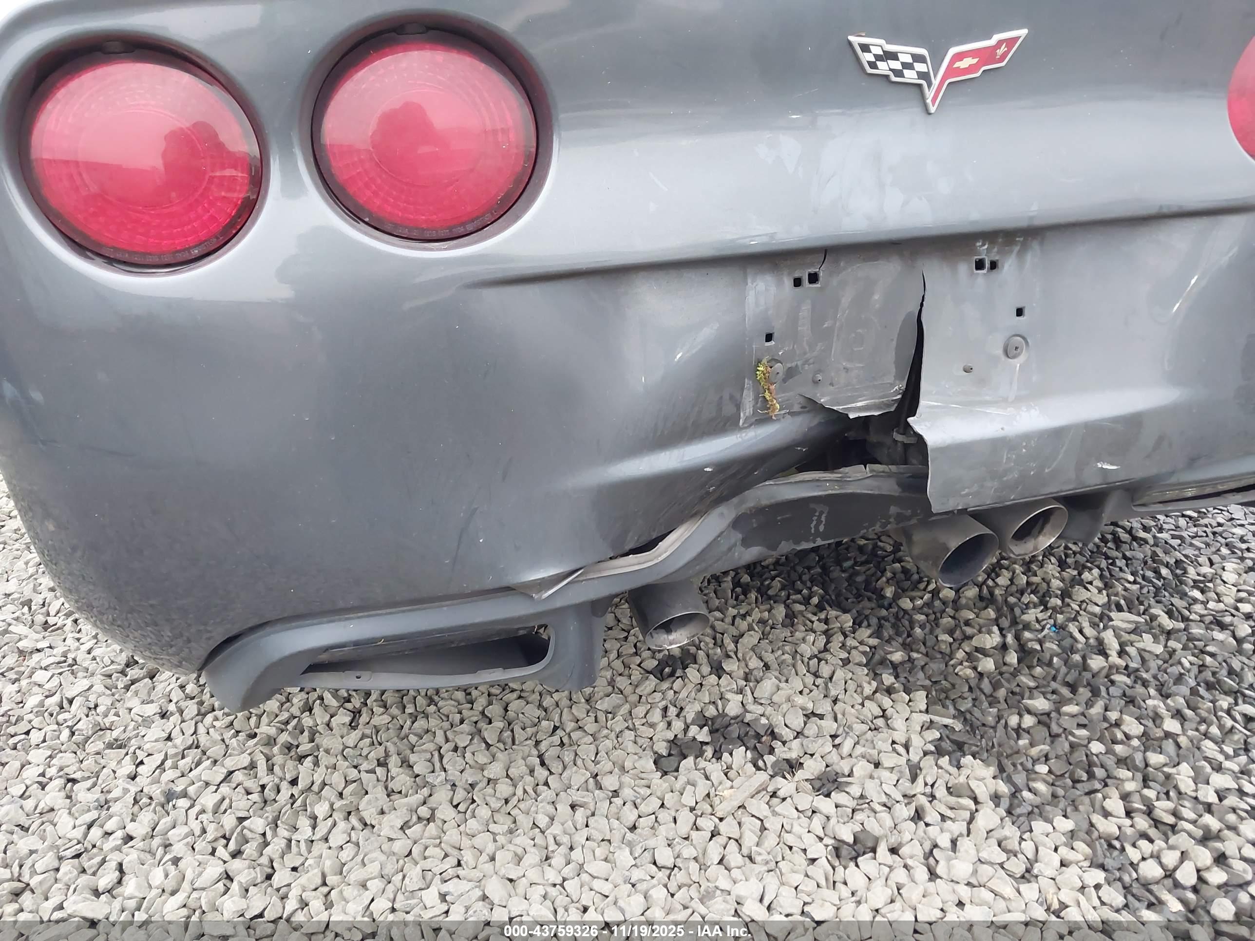 CHEVROLET CORVETTE image 6