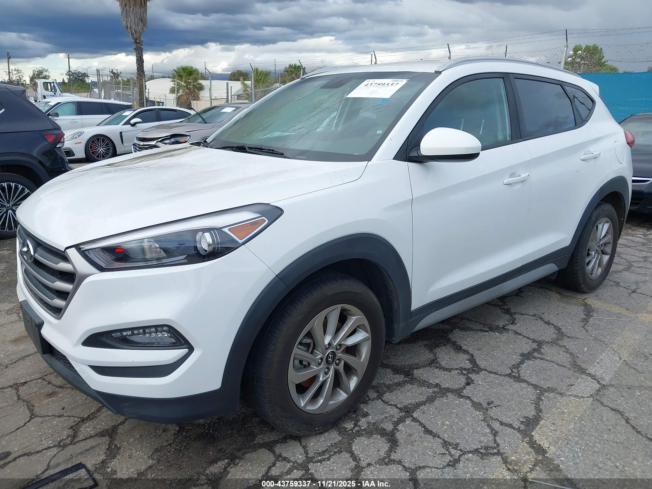 HYUNDAI TUCSON image 2