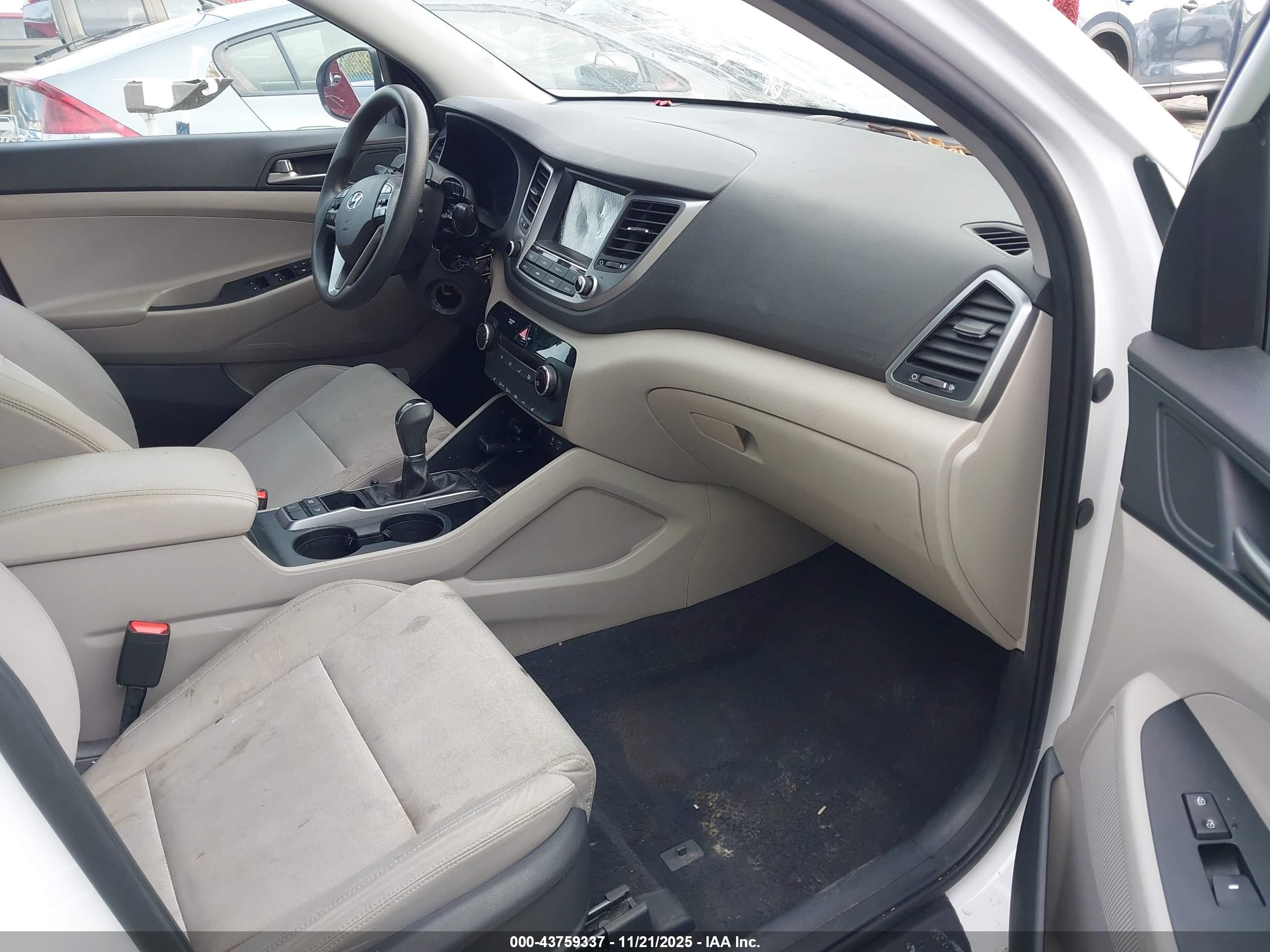 HYUNDAI TUCSON image 5