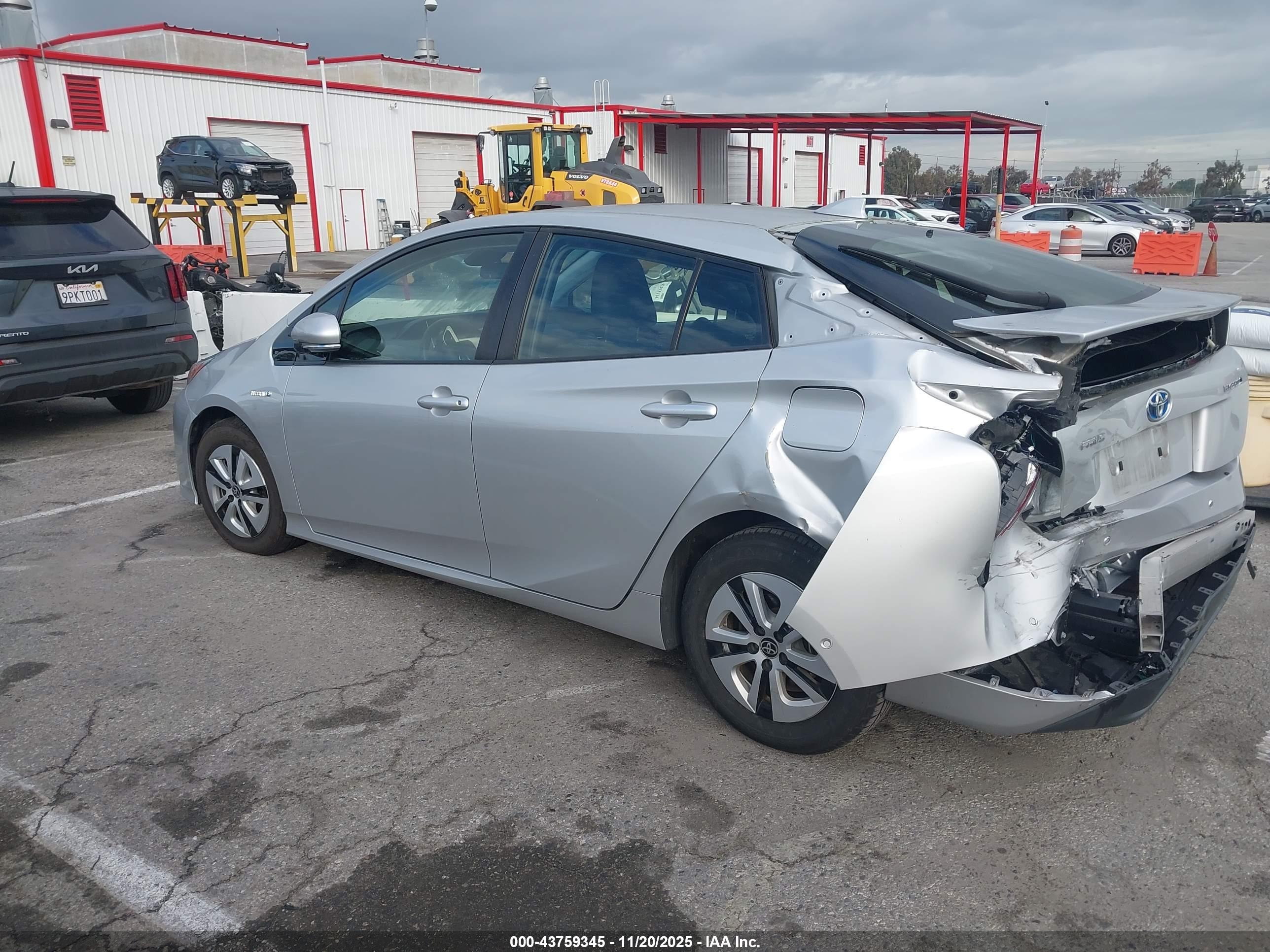 TOYOTA PRIUS image 3