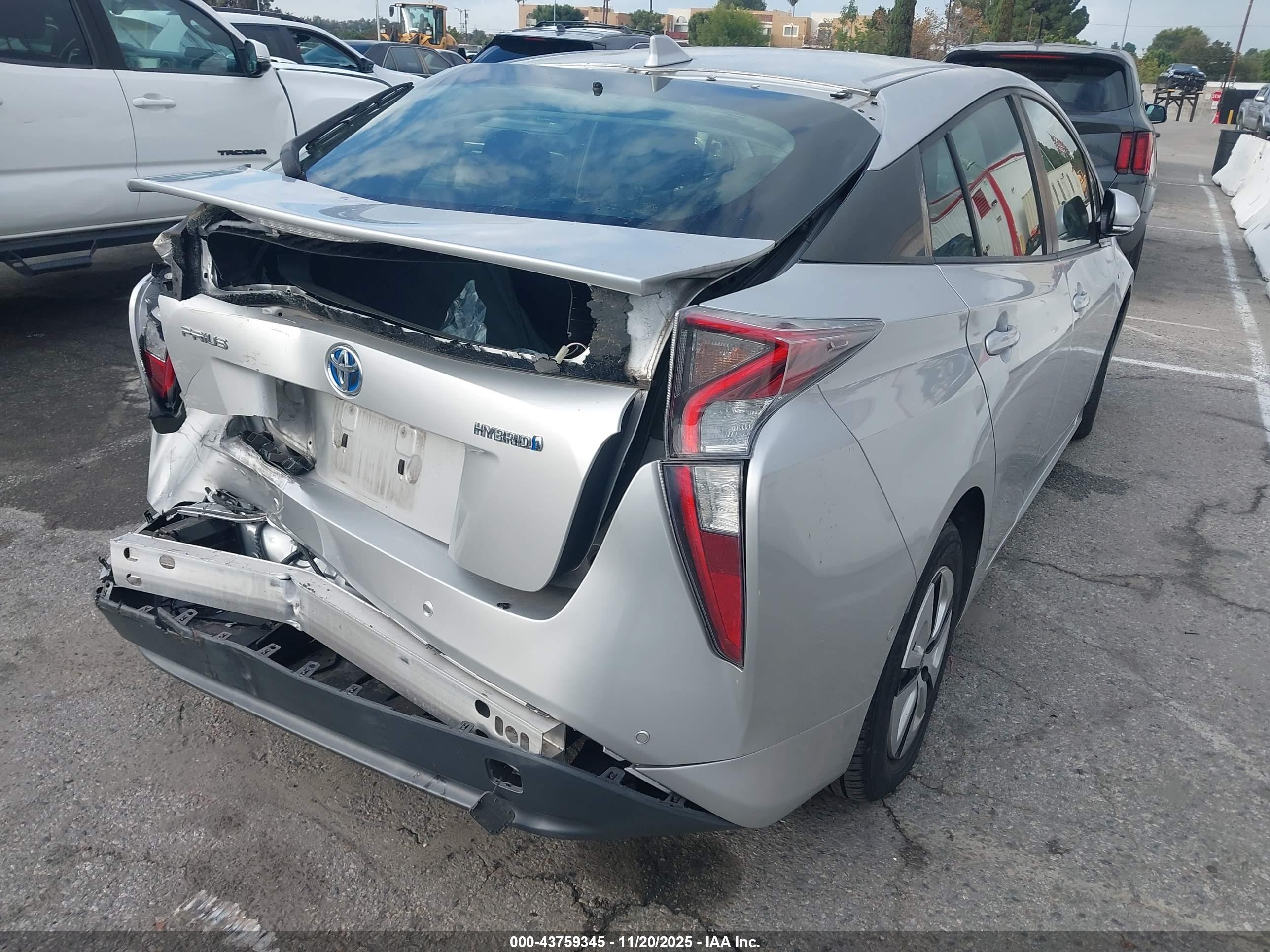 TOYOTA PRIUS image 4