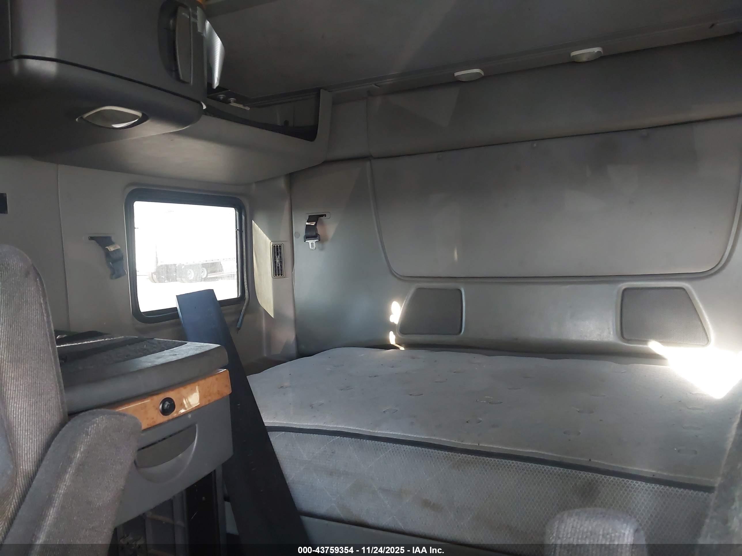 INTERNATIONAL PROSTAR image 7