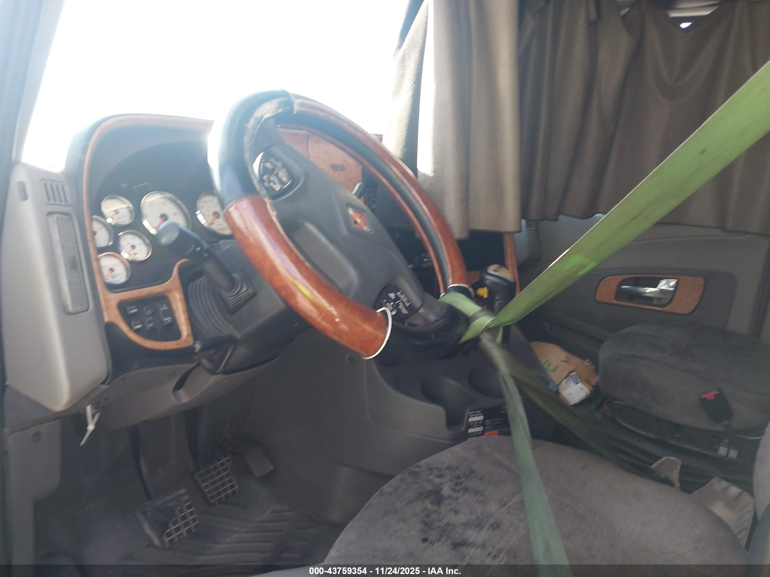 INTERNATIONAL PROSTAR image 8