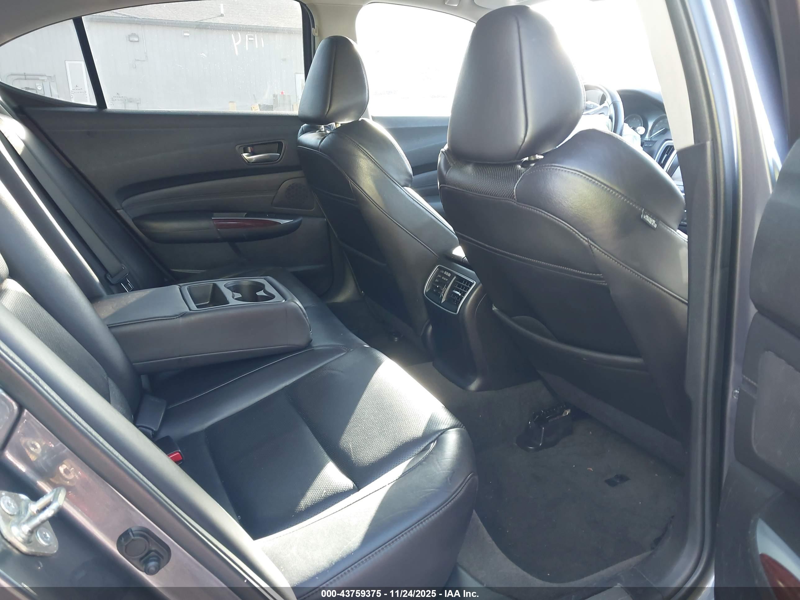 ACURA TLX image 8