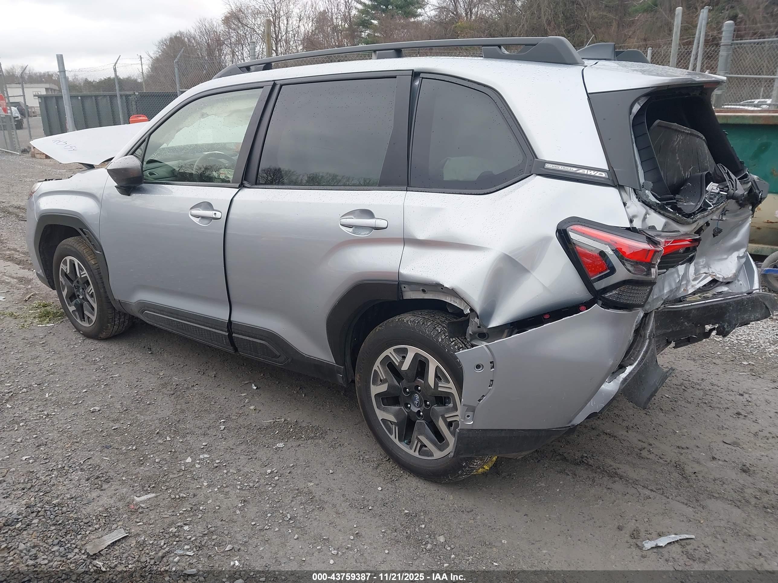 SUBARU FORESTER image 3