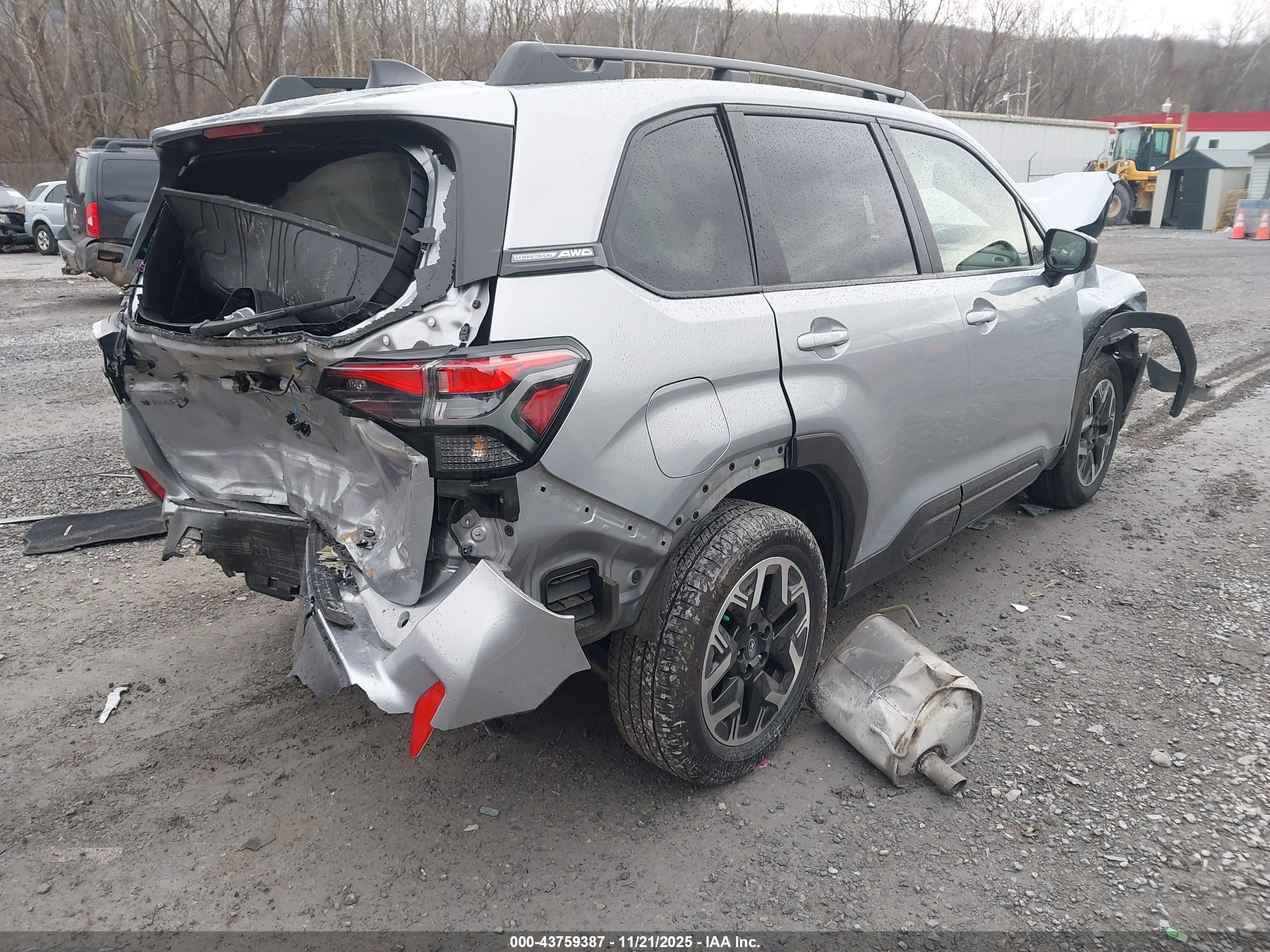 SUBARU FORESTER image 4