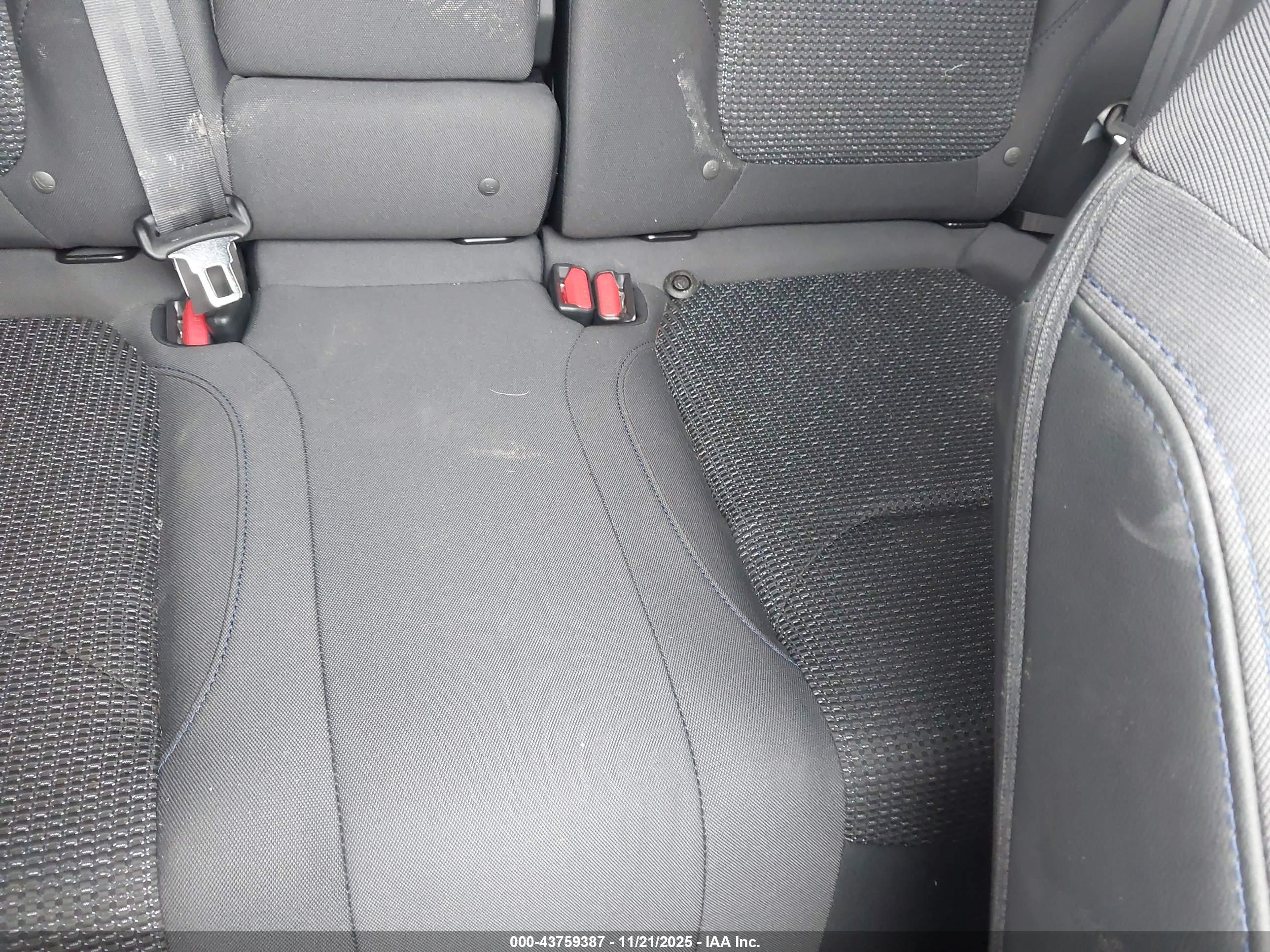 SUBARU FORESTER image 8